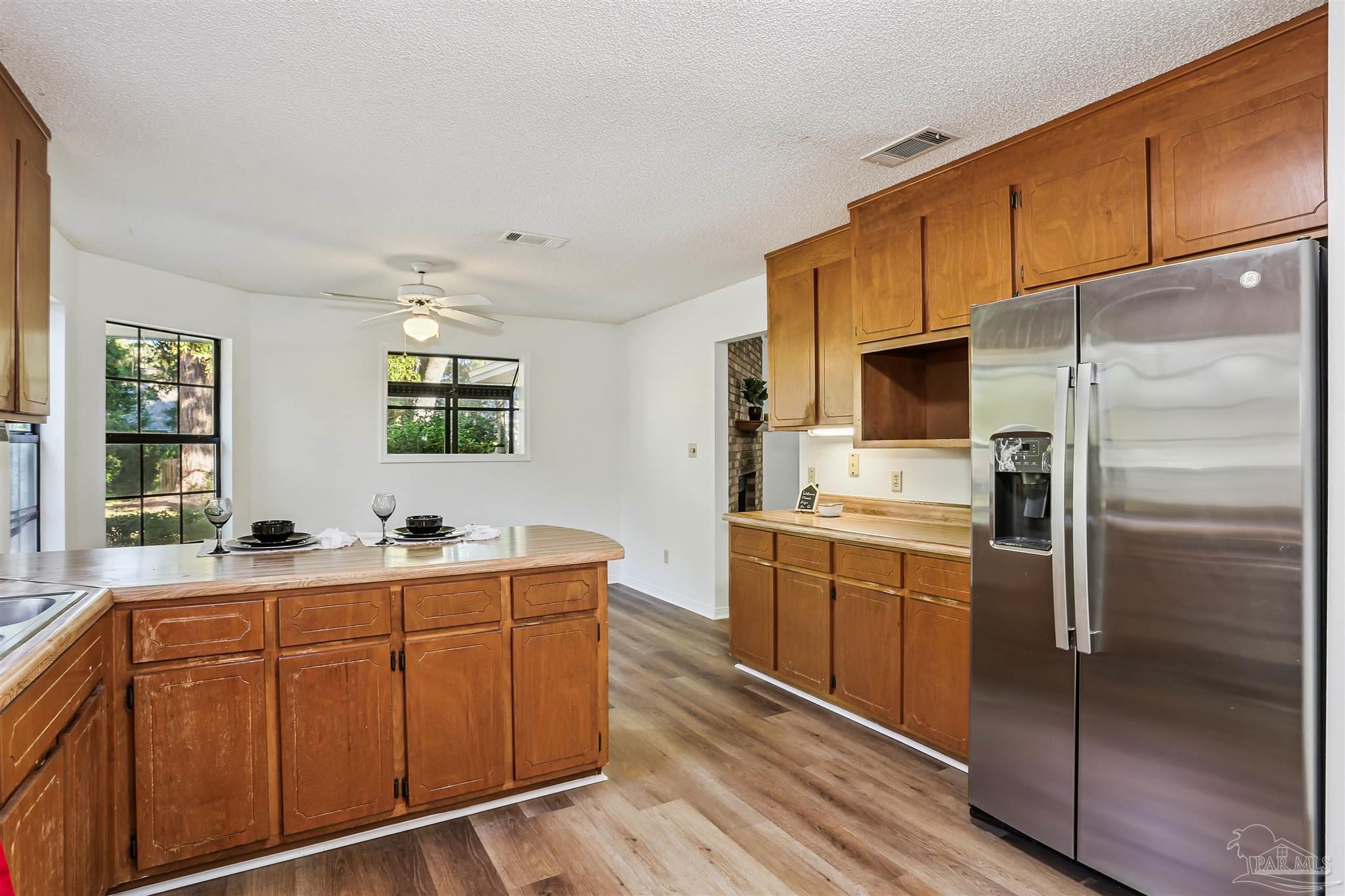 1328 Tiger Ln