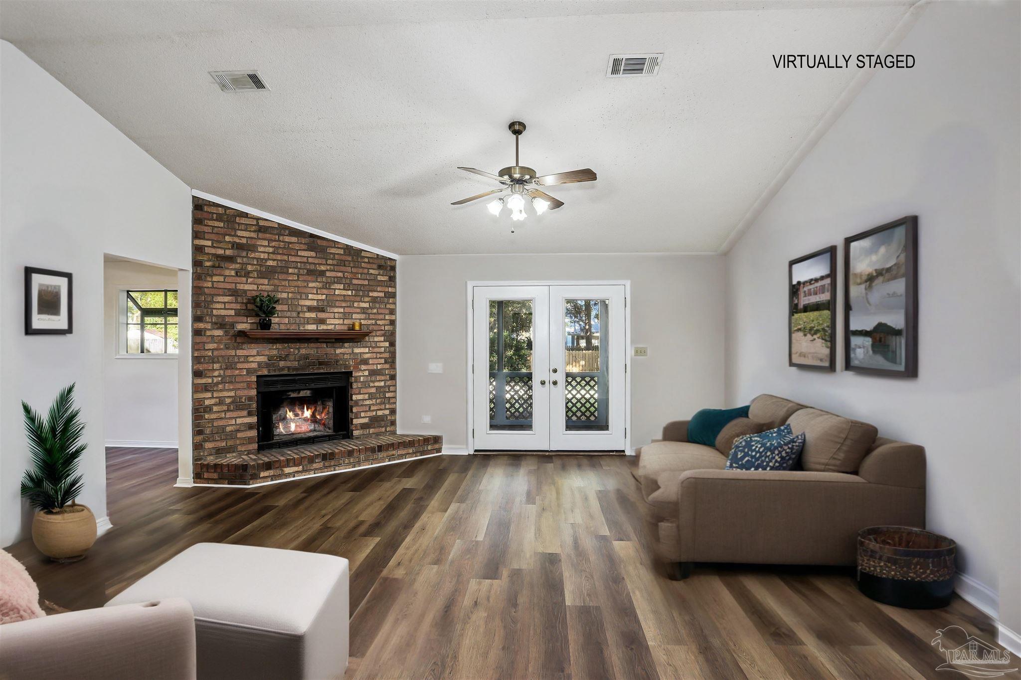 1328 Tiger Ln