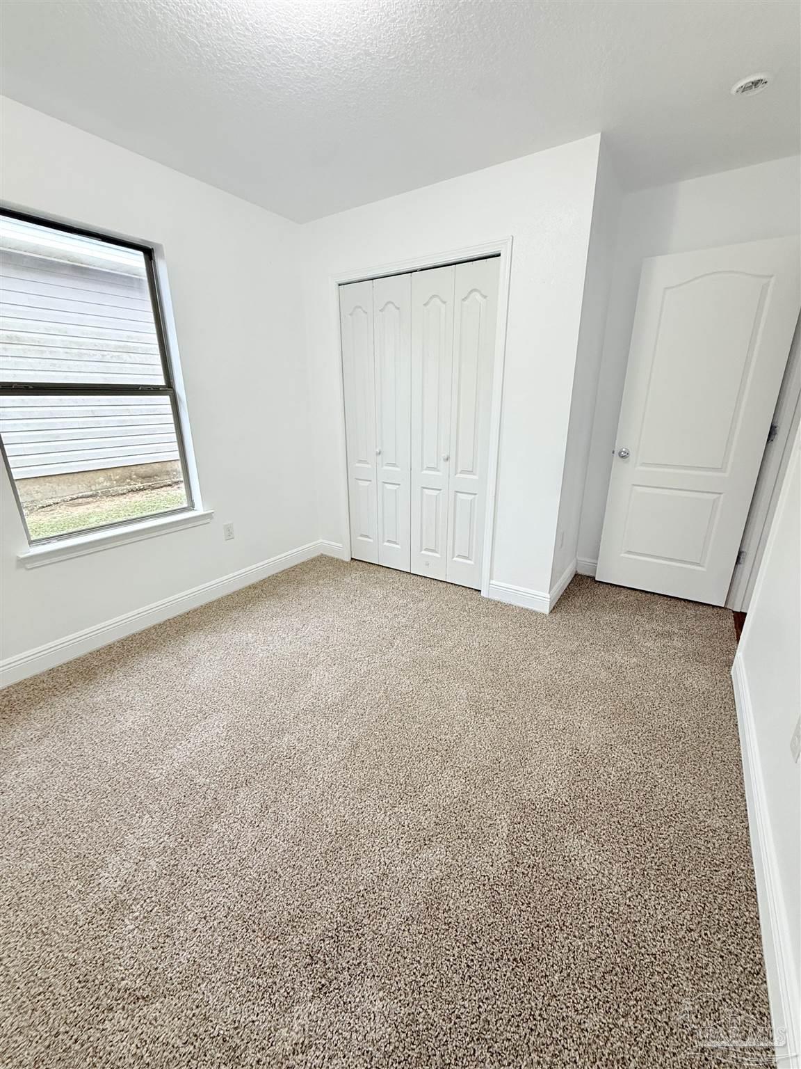 10650 Senegal Dr, Pensacola