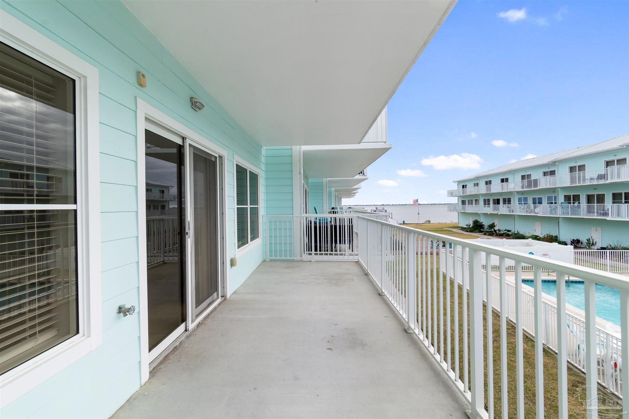 952 Sound Harbor Cir