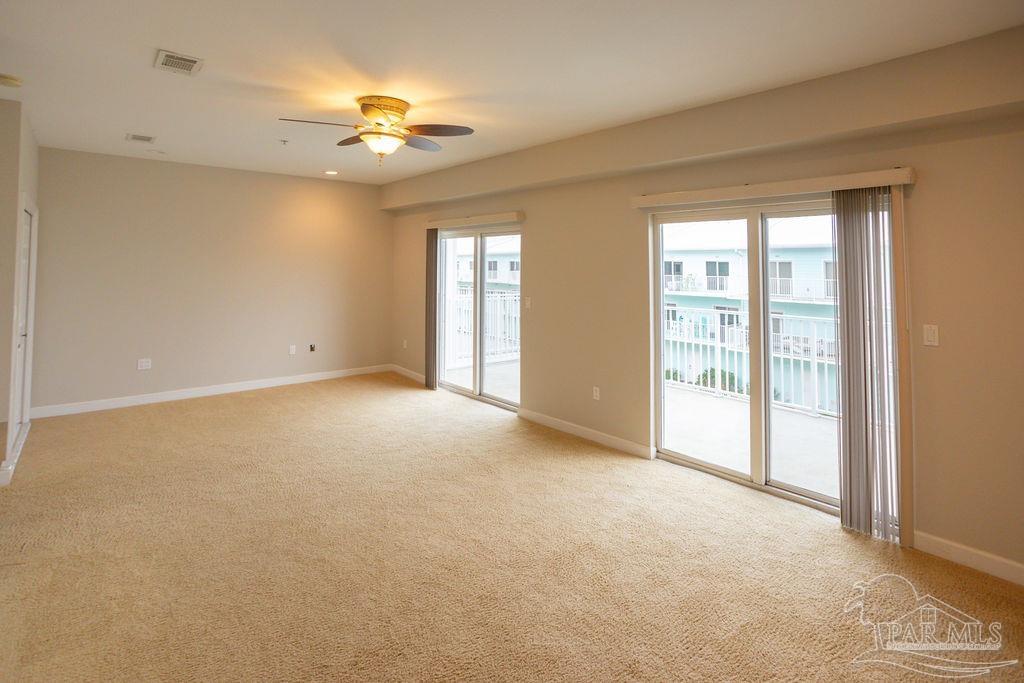 952 Sound Harbor Cir