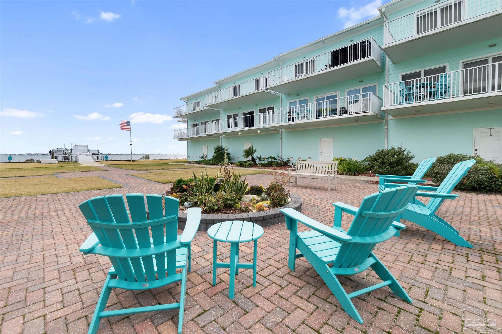 952 Sound Harbor Cir