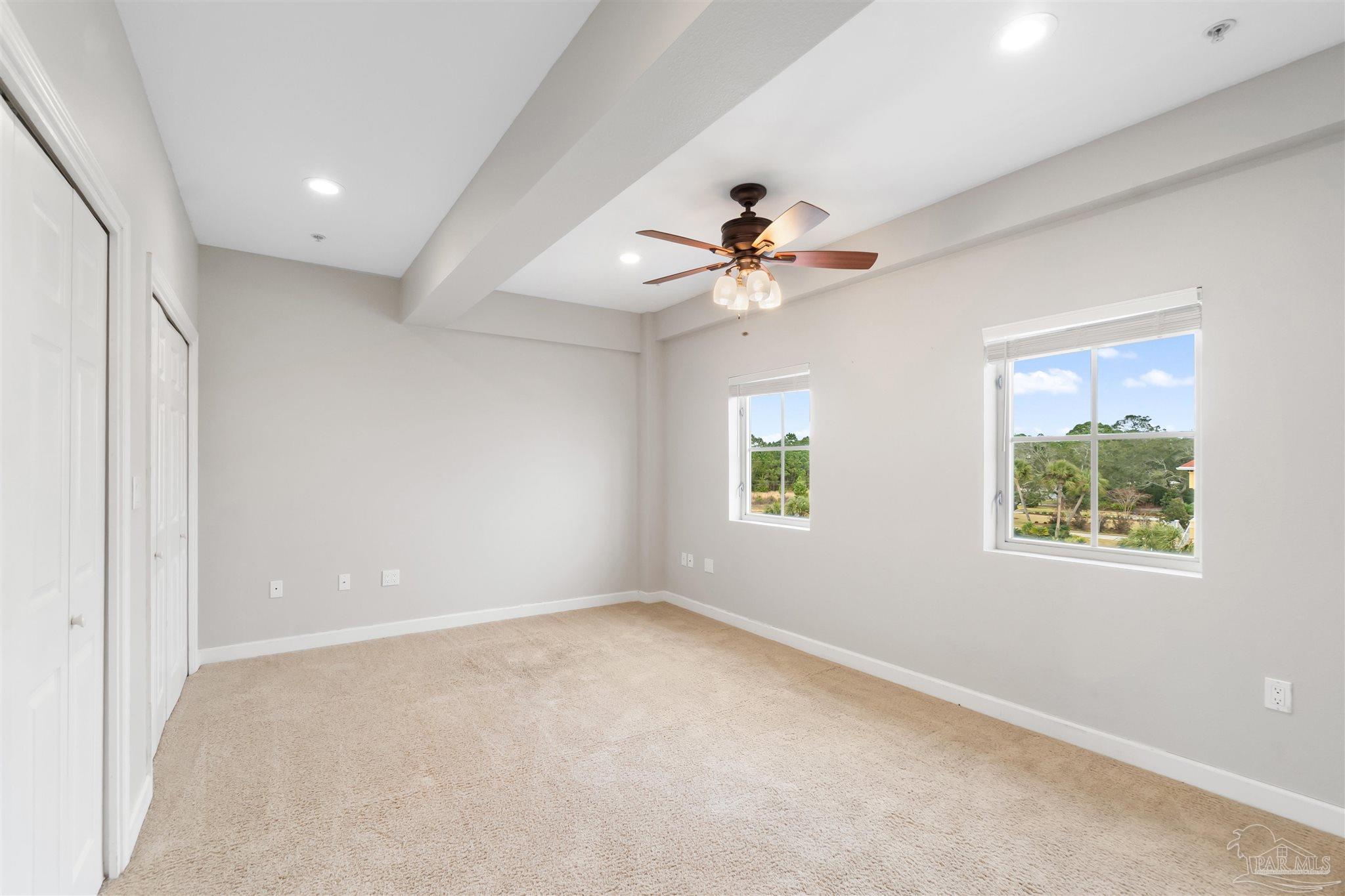 952 Sound Harbor Cir