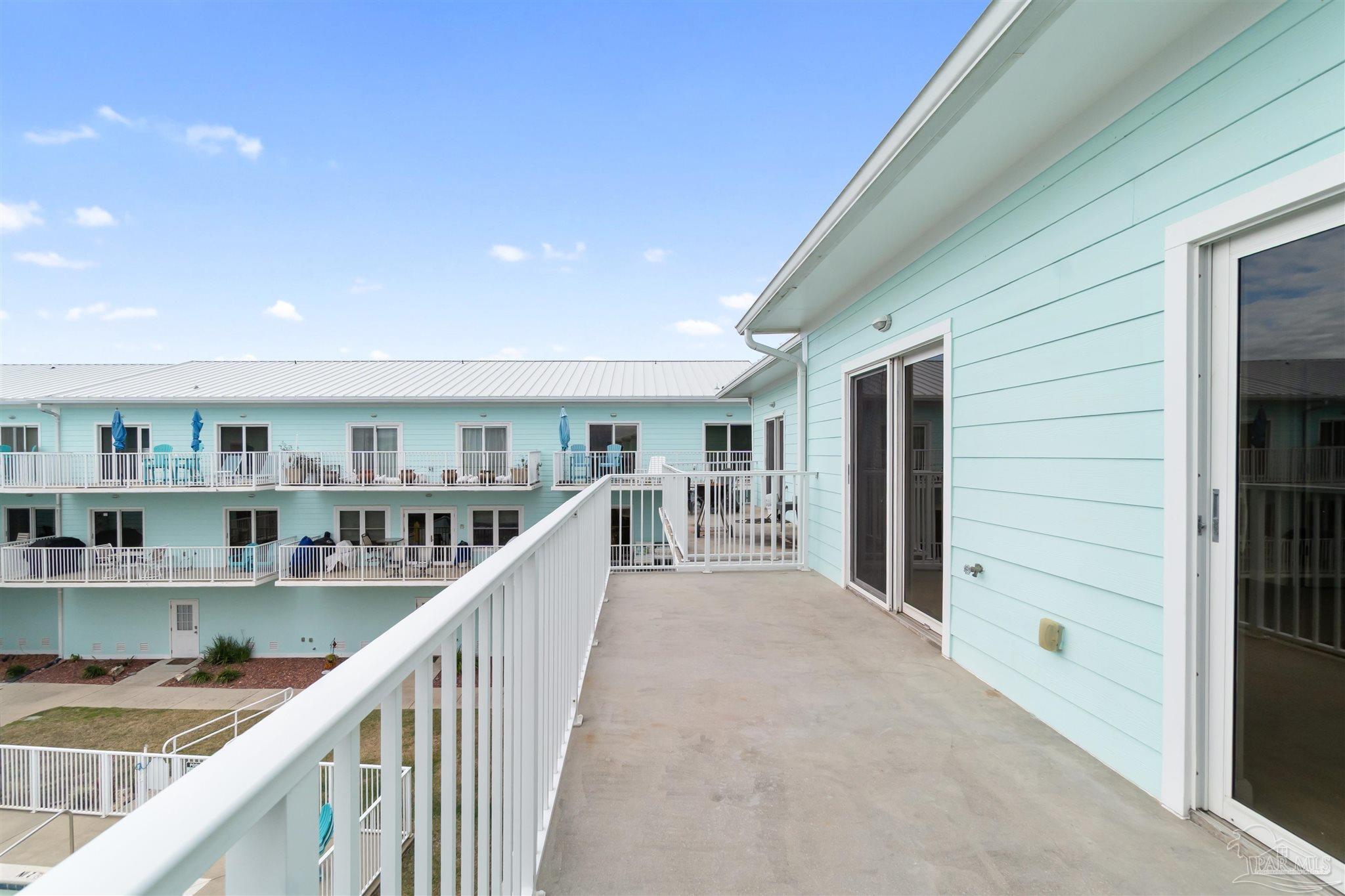 952 Sound Harbor Cir