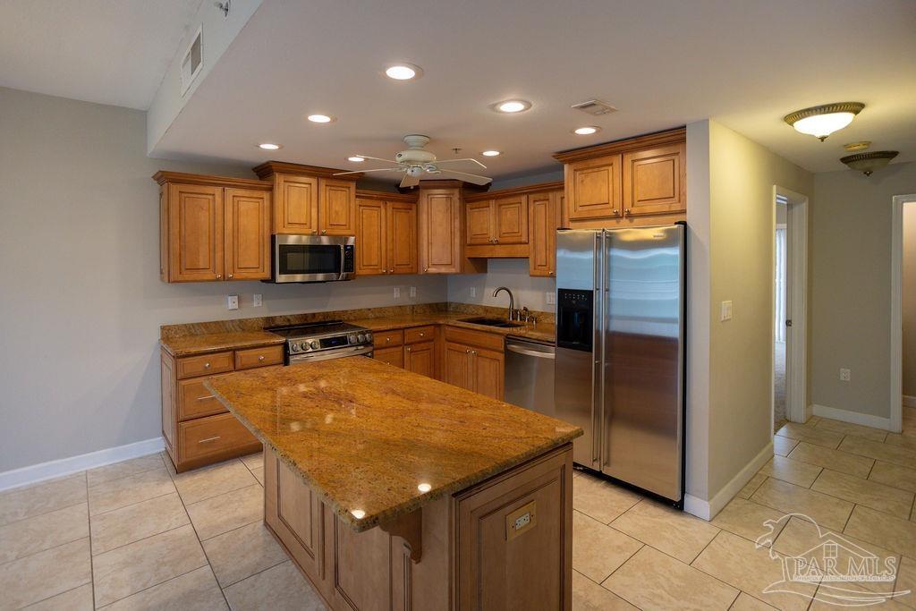 952 Sound Harbor Cir