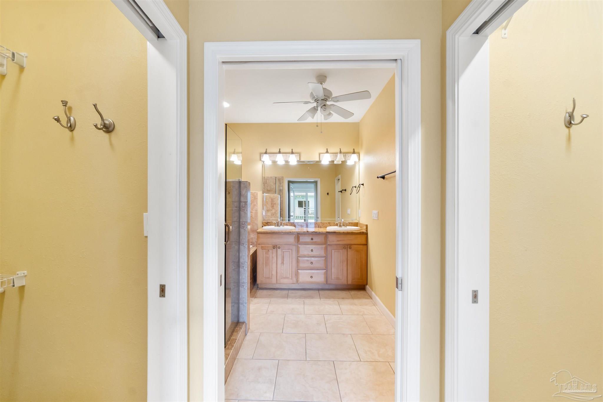 952 Sound Harbor Cir