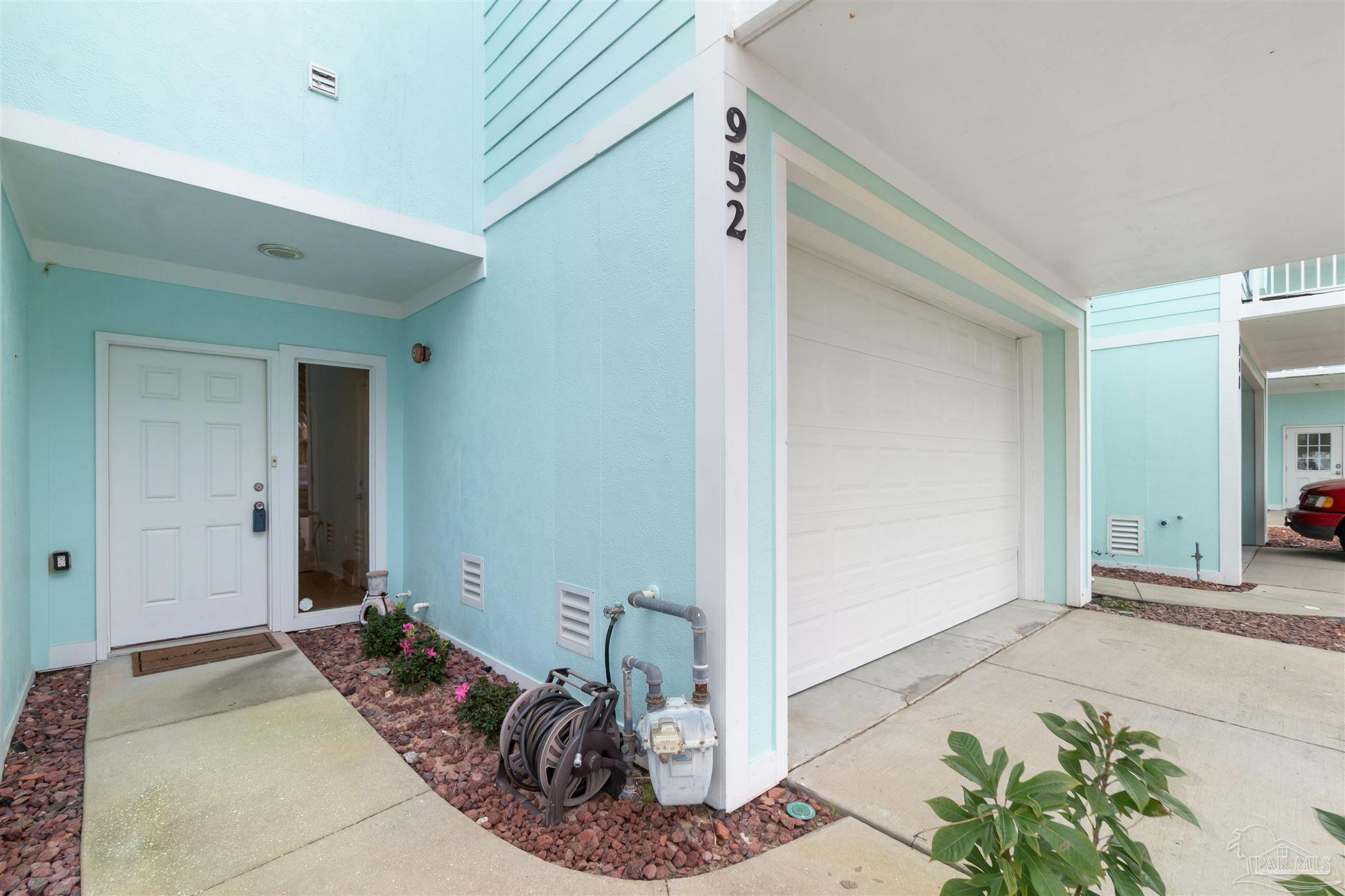 952 Sound Harbor Cir