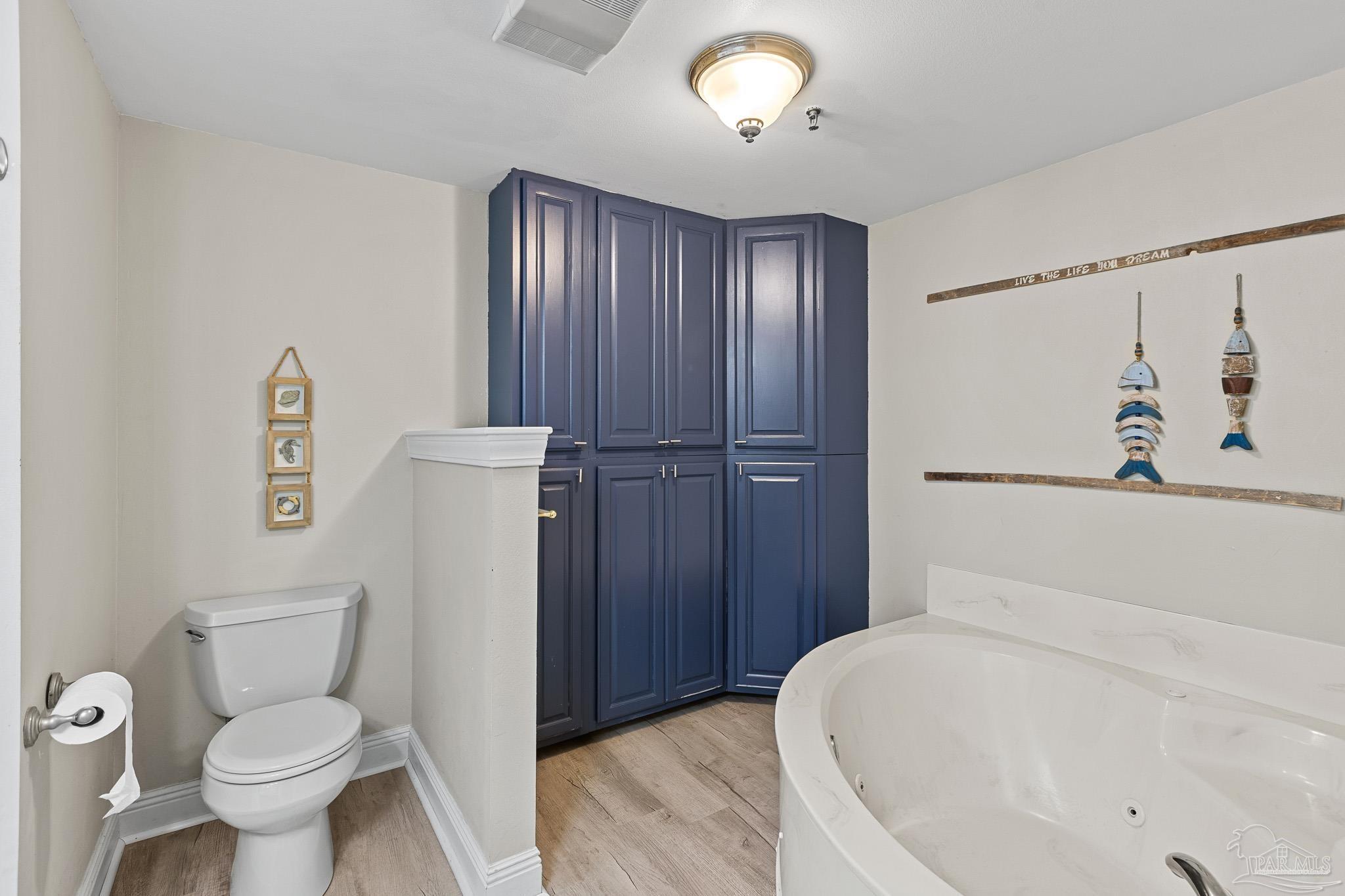 955 Ft Pickens Rd # I