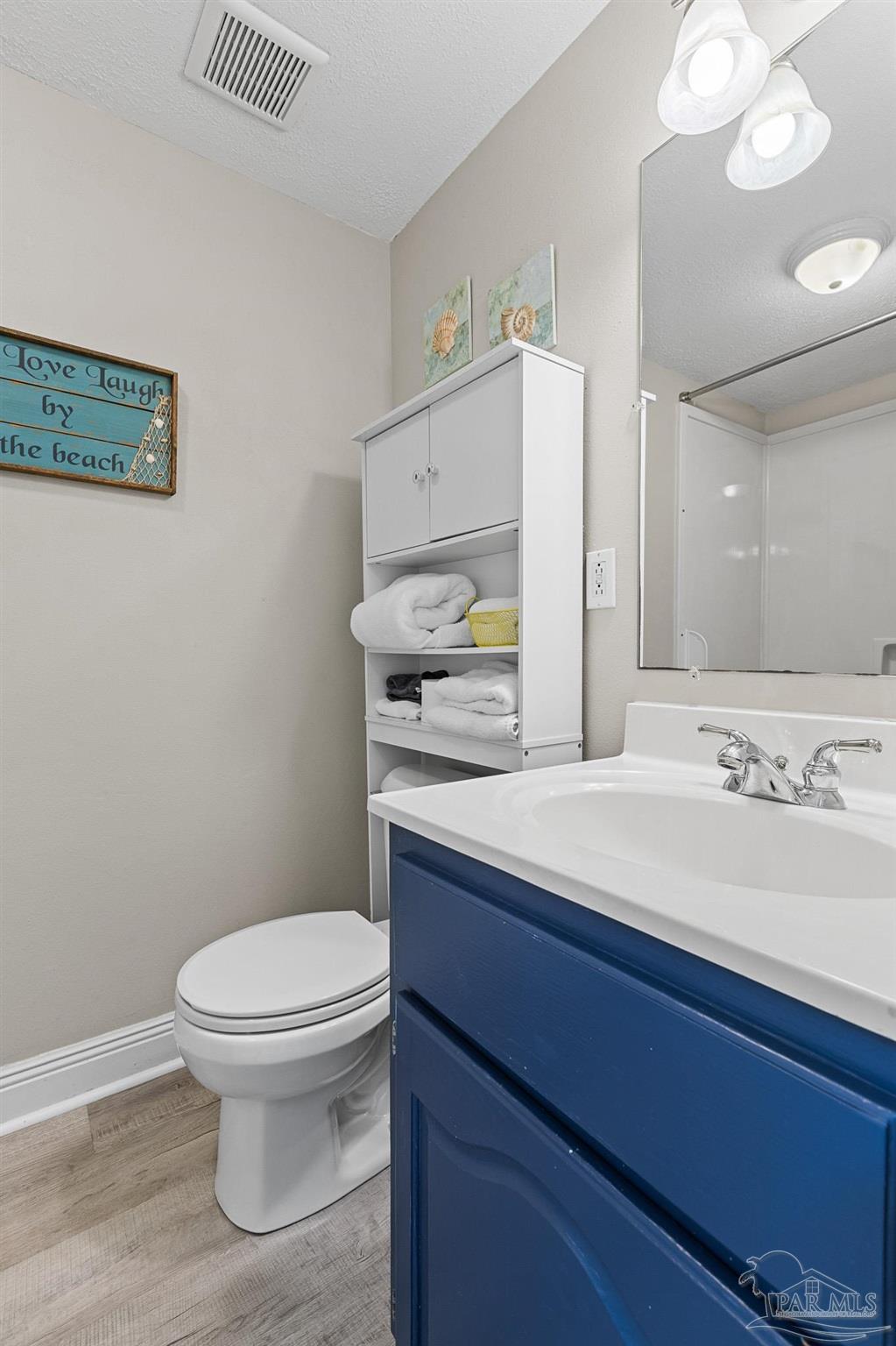 955 Ft Pickens Rd # I