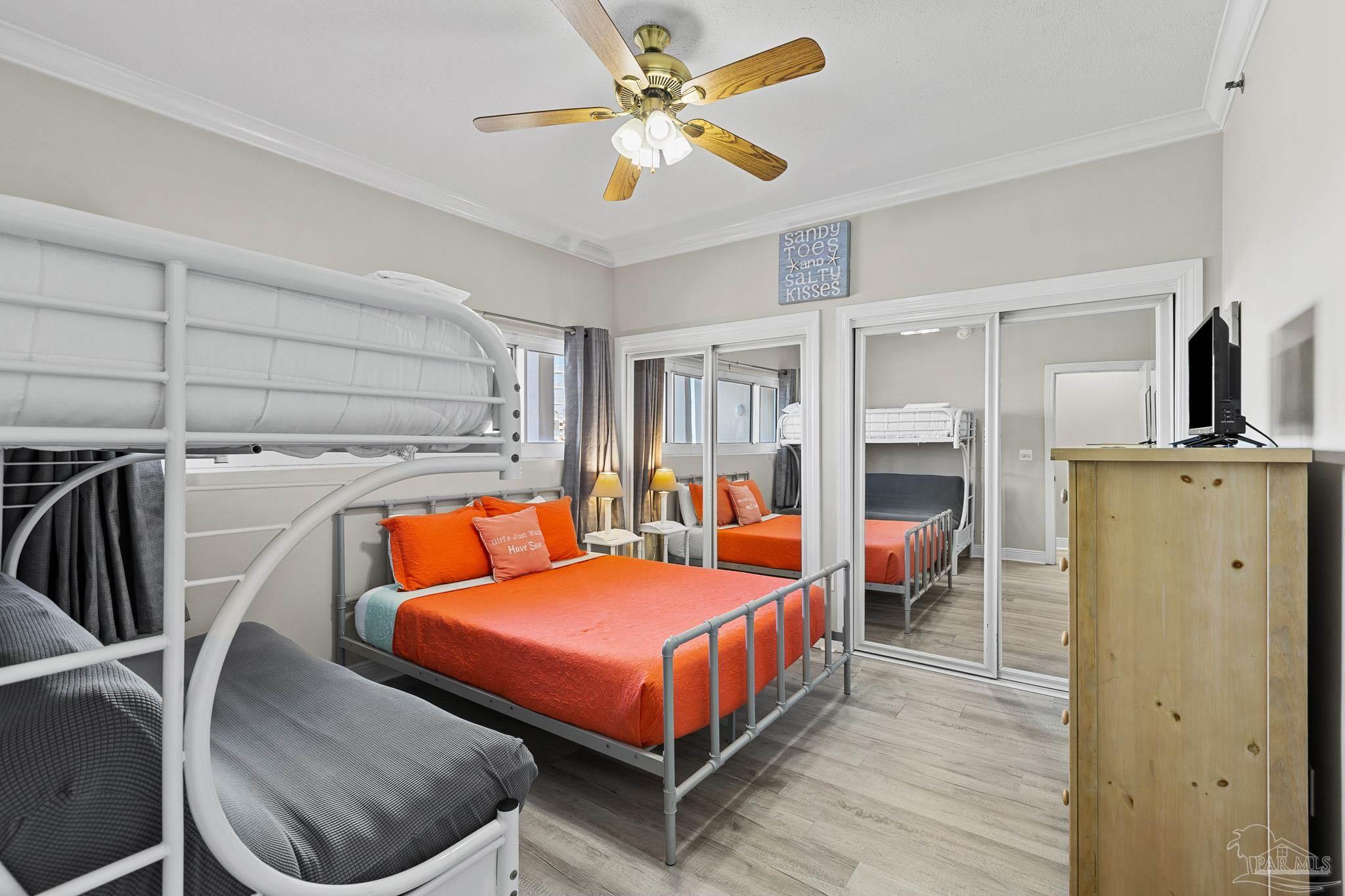 955 Ft Pickens Rd # I