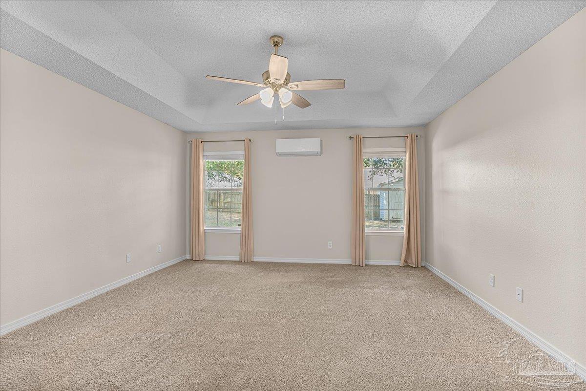 4882 Pineview Ridge Rd