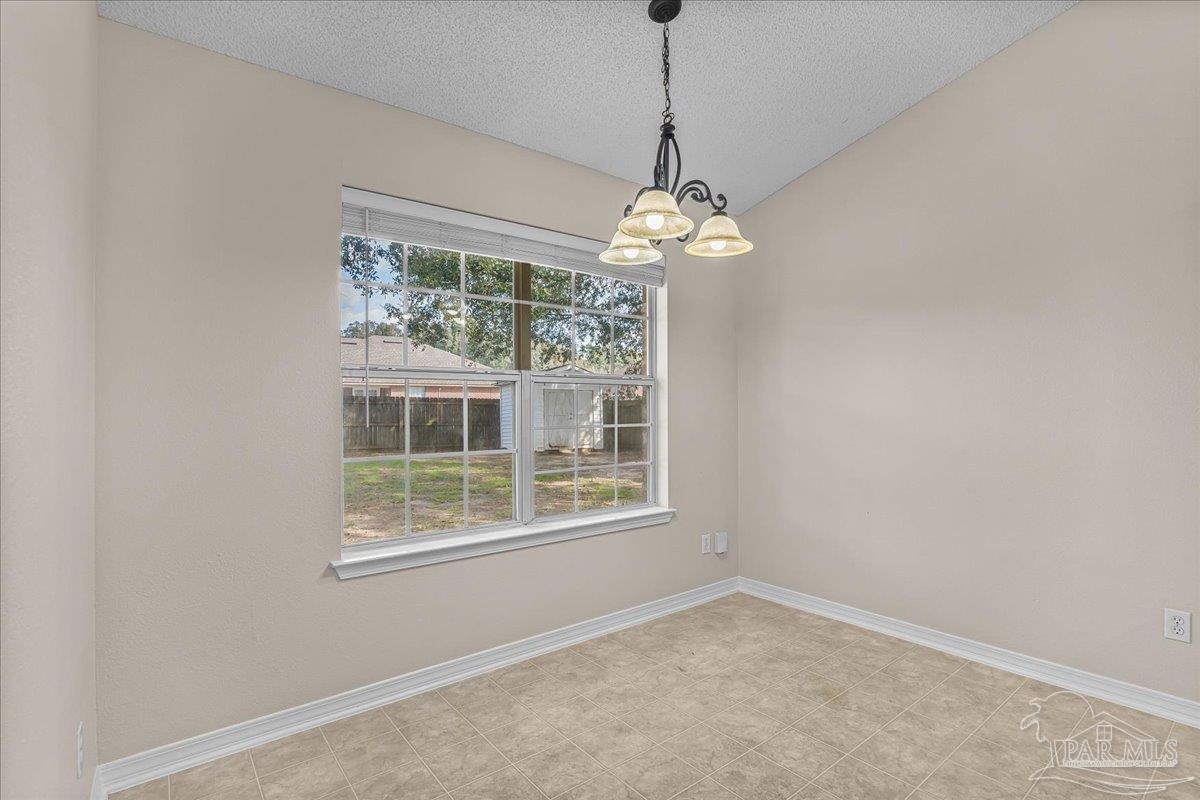 4882 Pineview Ridge Rd