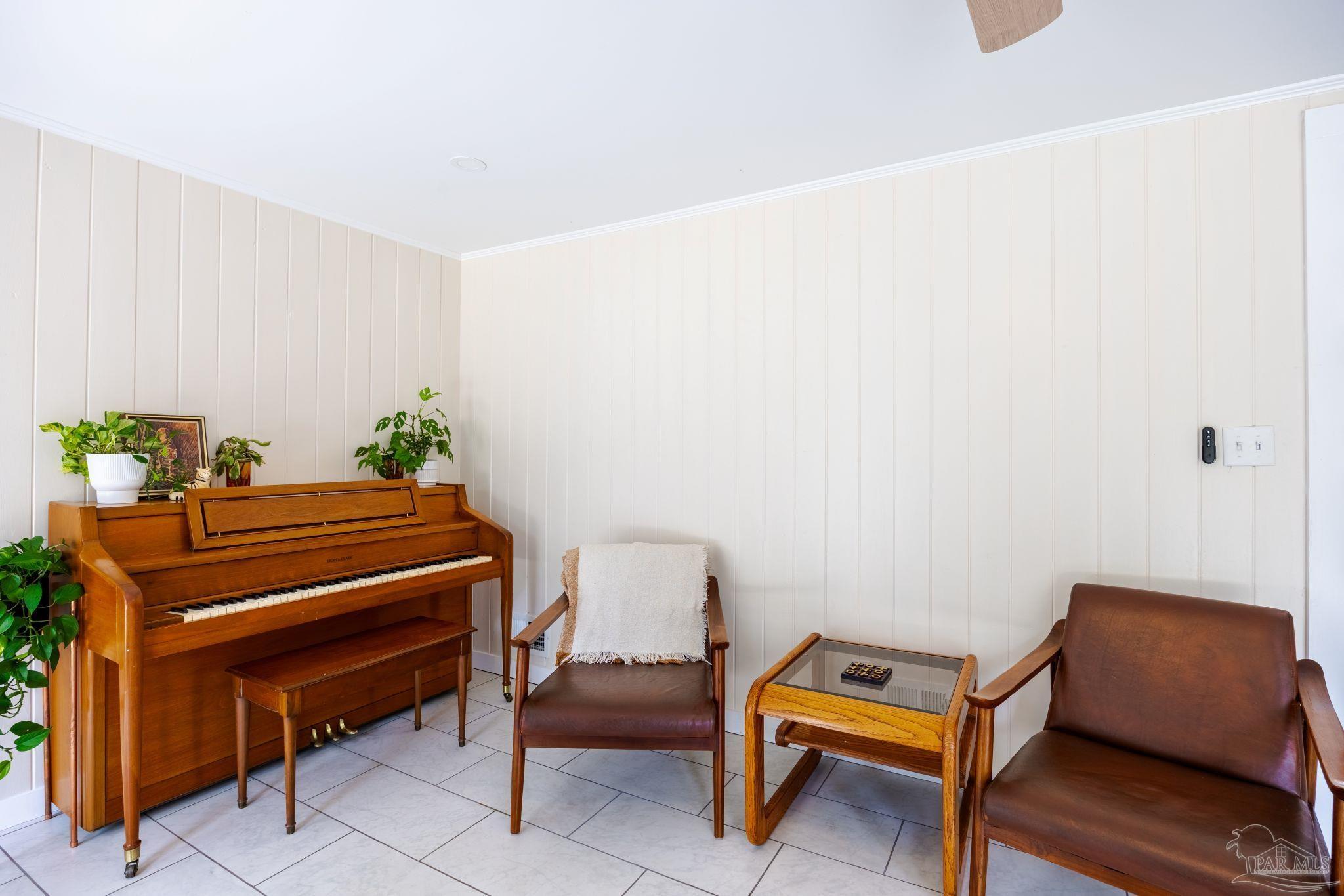 1228 Stow Ave