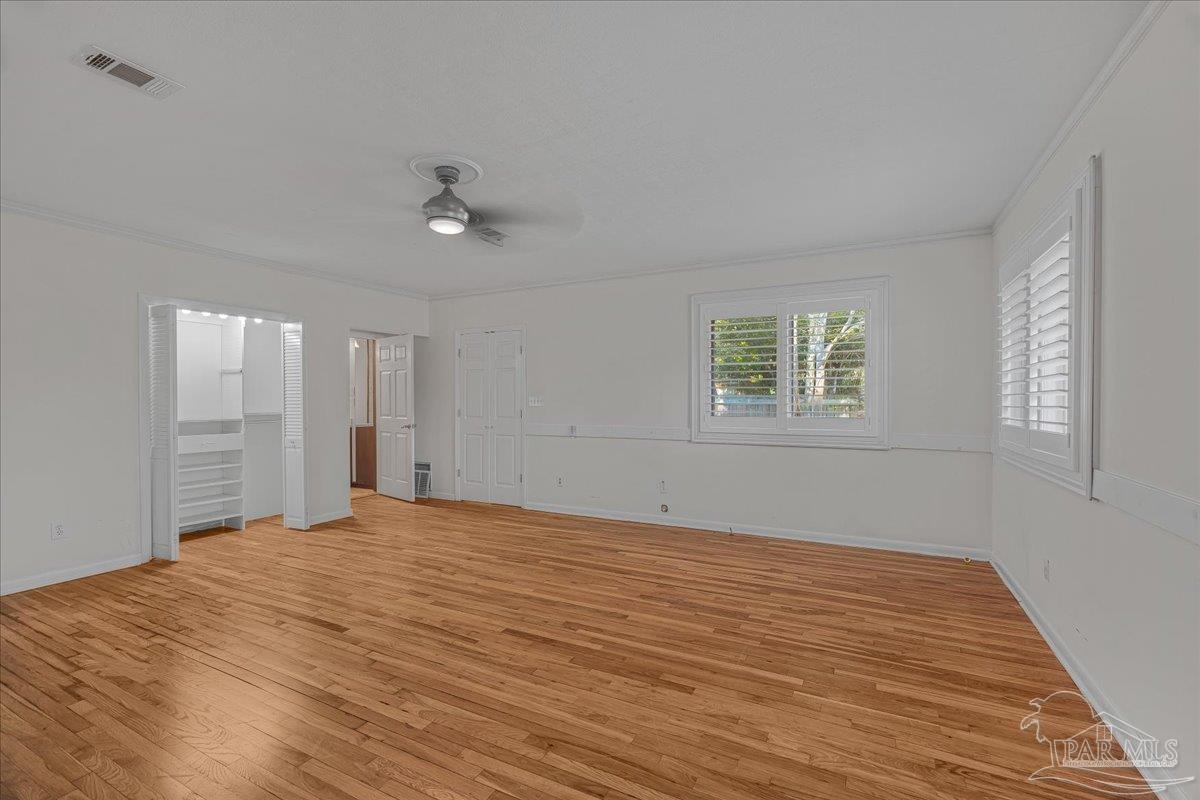 15 Lakeside Dr