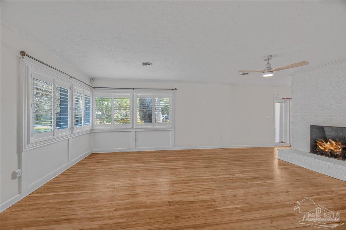 15 Lakeside Dr