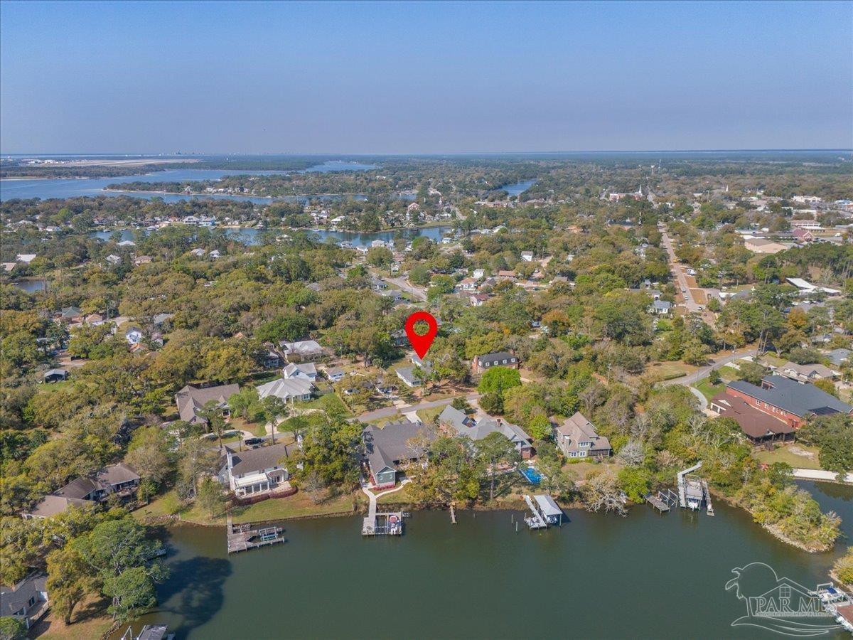 15 Lakeside Dr