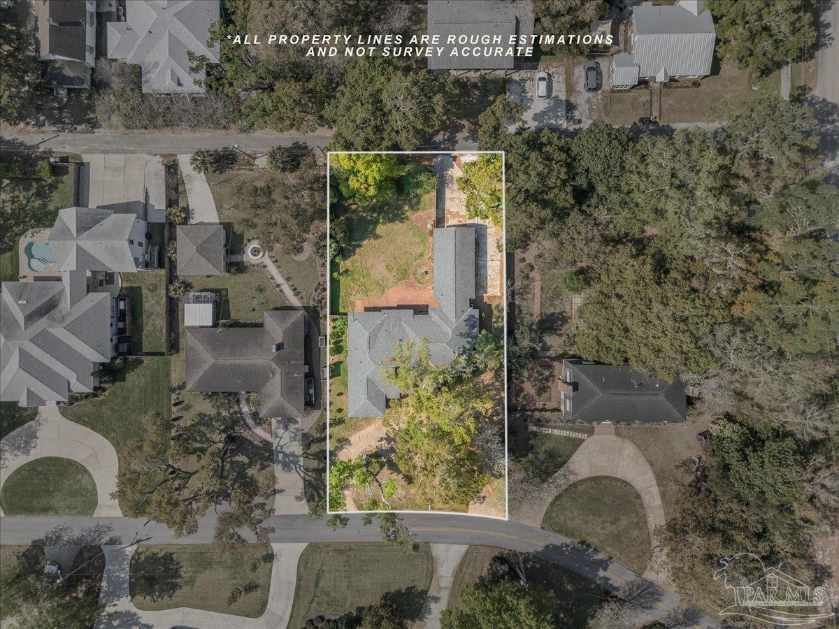 15 Lakeside Dr