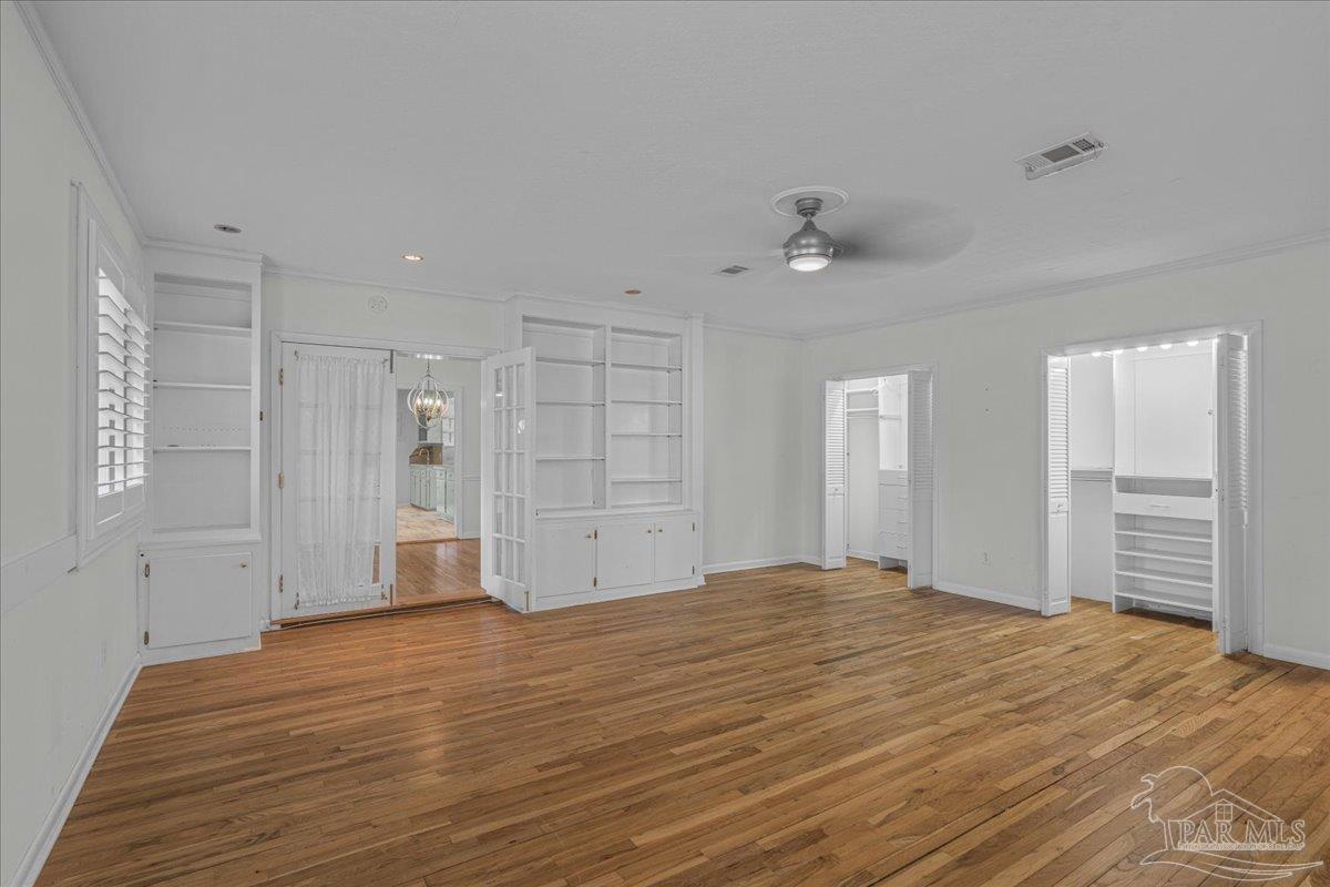 15 Lakeside Dr