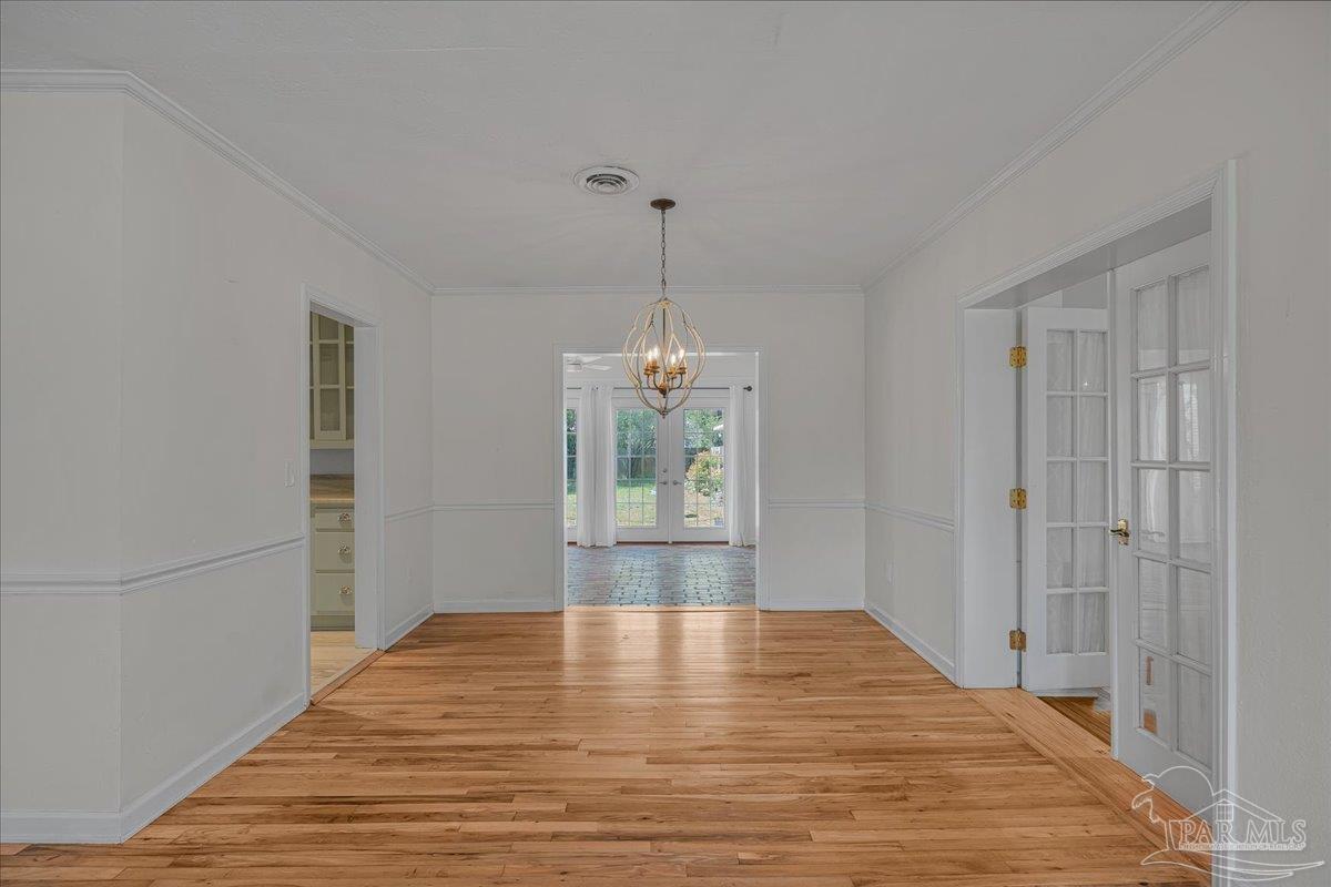 15 Lakeside Dr