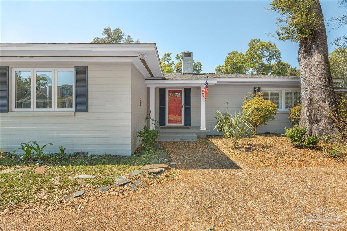 15 Lakeside Dr