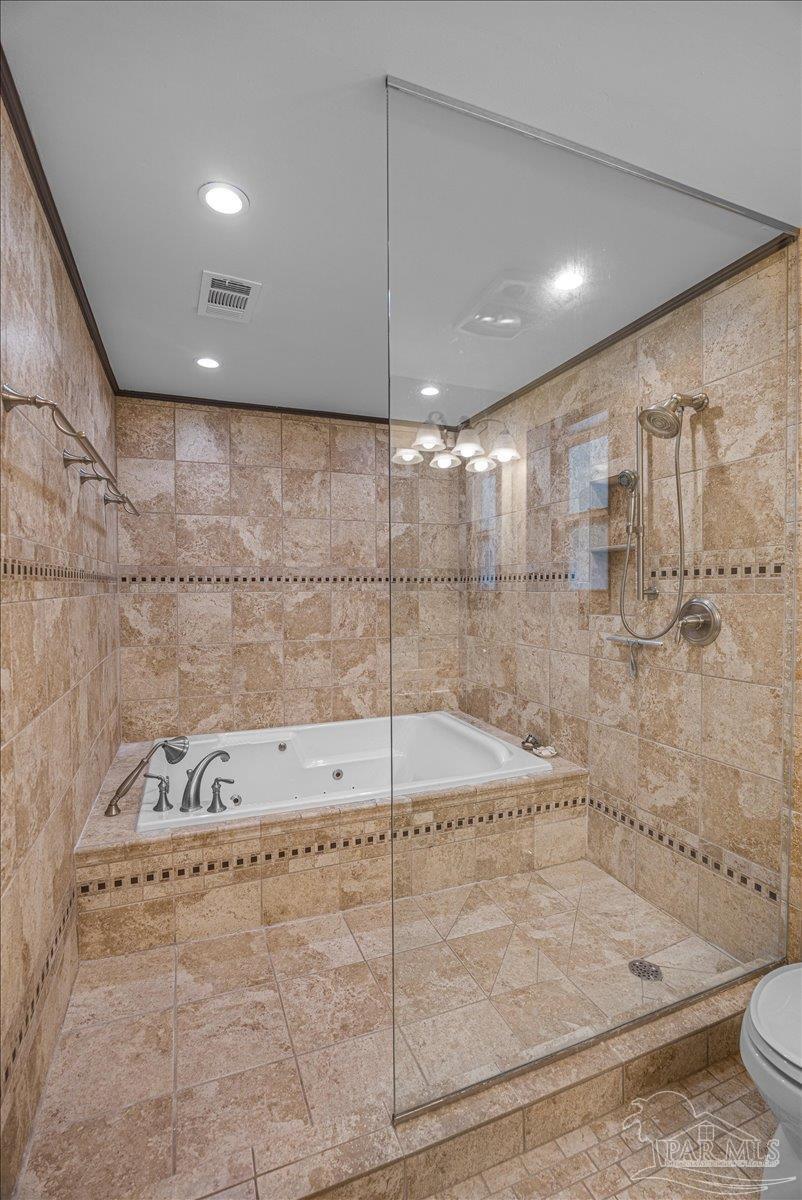 15 Lakeside Dr