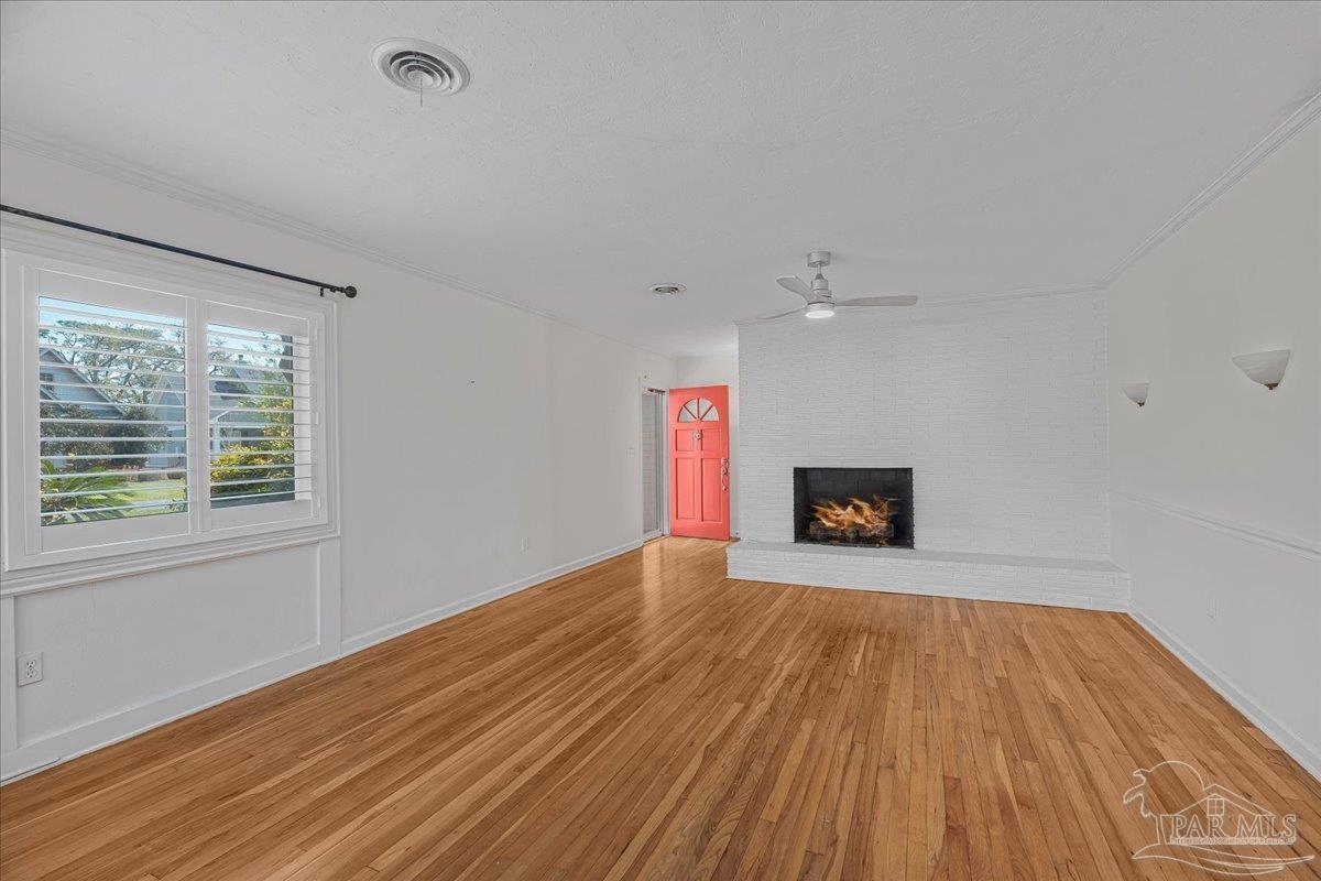 15 Lakeside Dr
