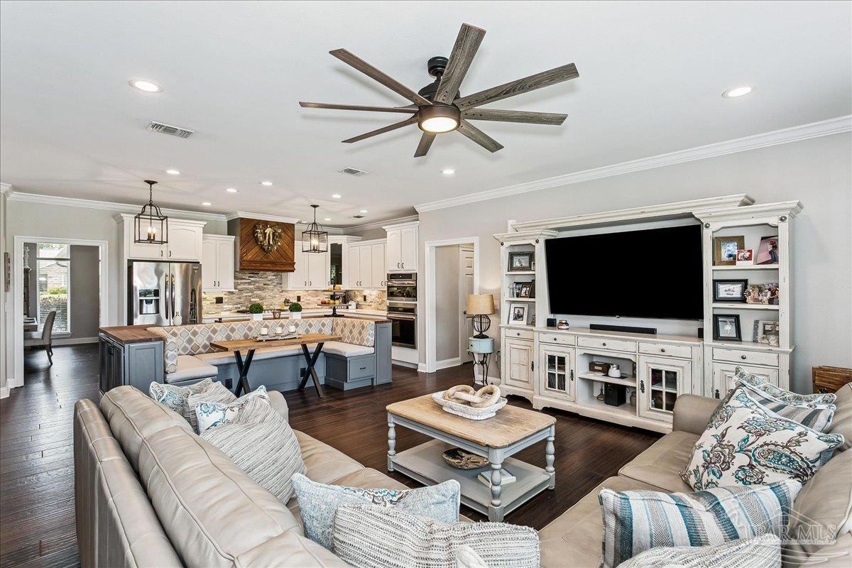 3801 Tiger Point Blvd