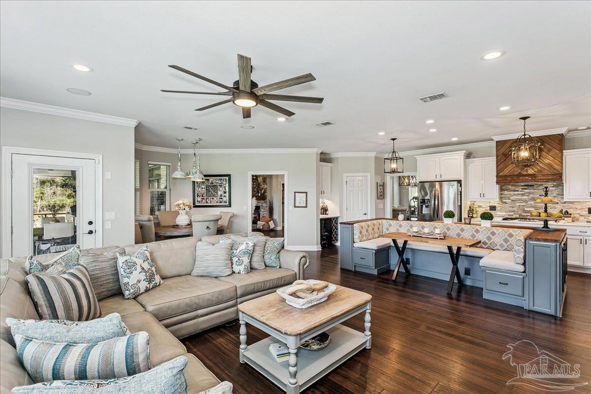 3801 Tiger Point Blvd