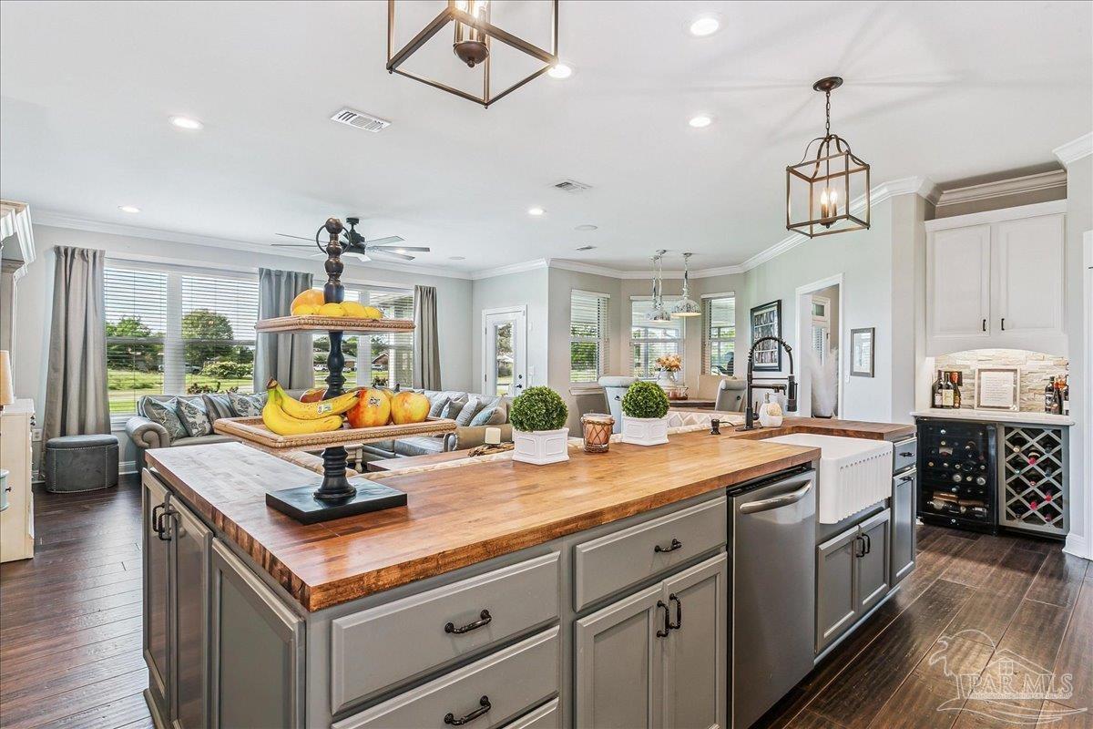 3801 Tiger Point Blvd