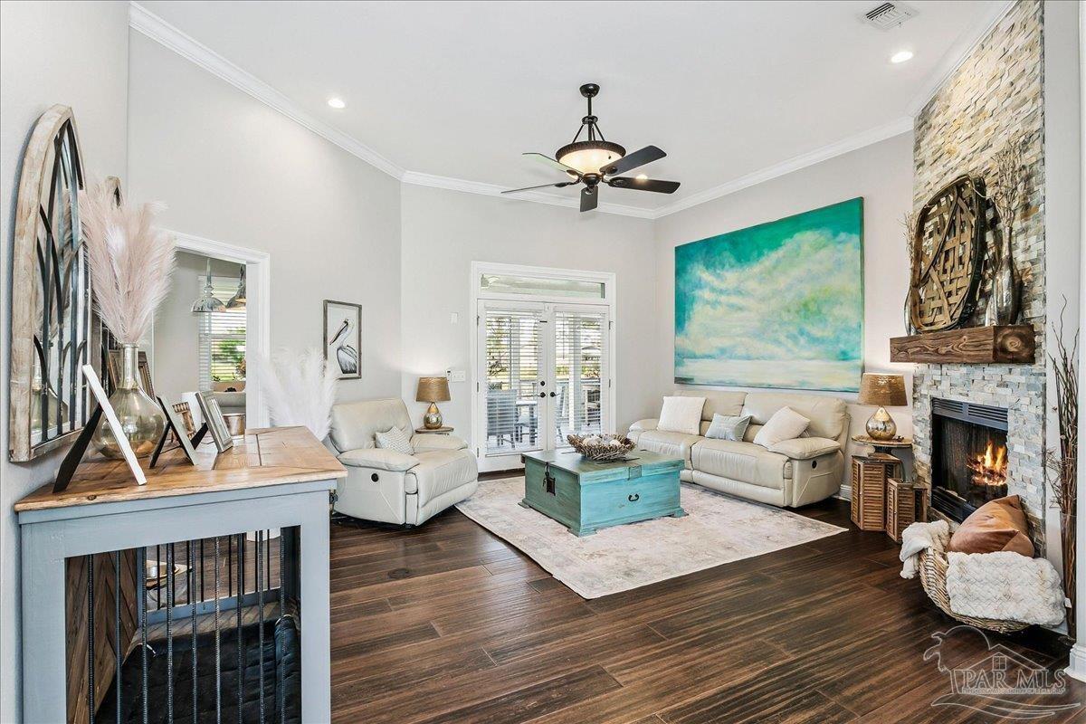 3801 Tiger Point Blvd