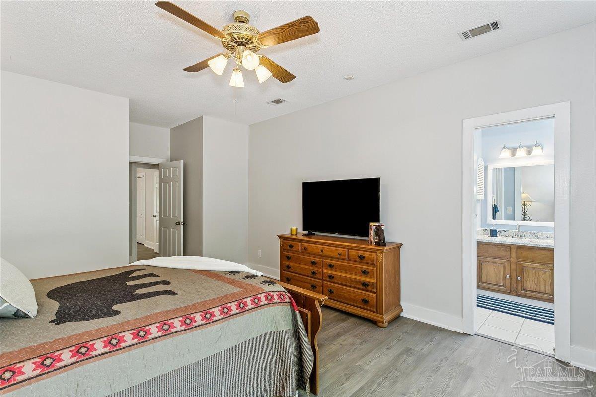 1515 Oak Shore Dr