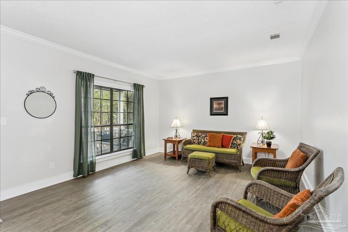 1515 Oak Shore Dr