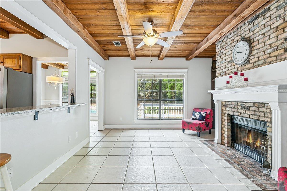 1515 Oak Shore Dr