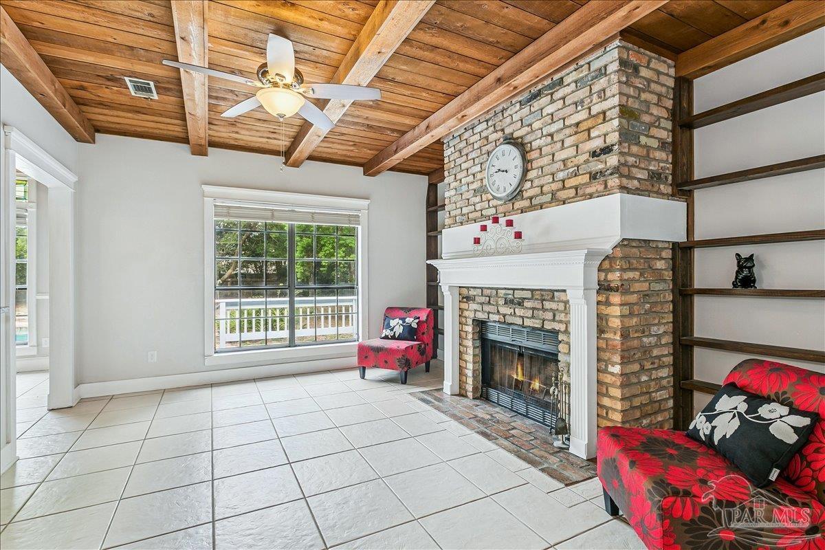 1515 Oak Shore Dr