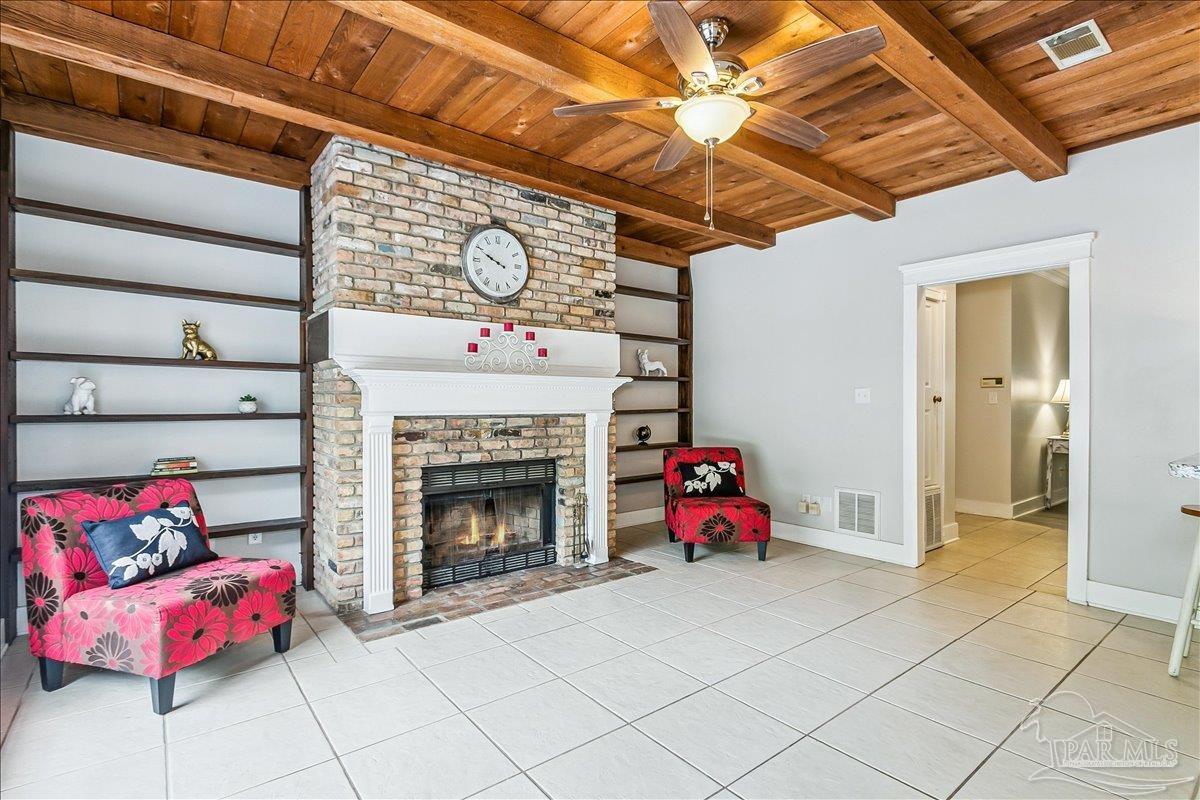 1515 Oak Shore Dr