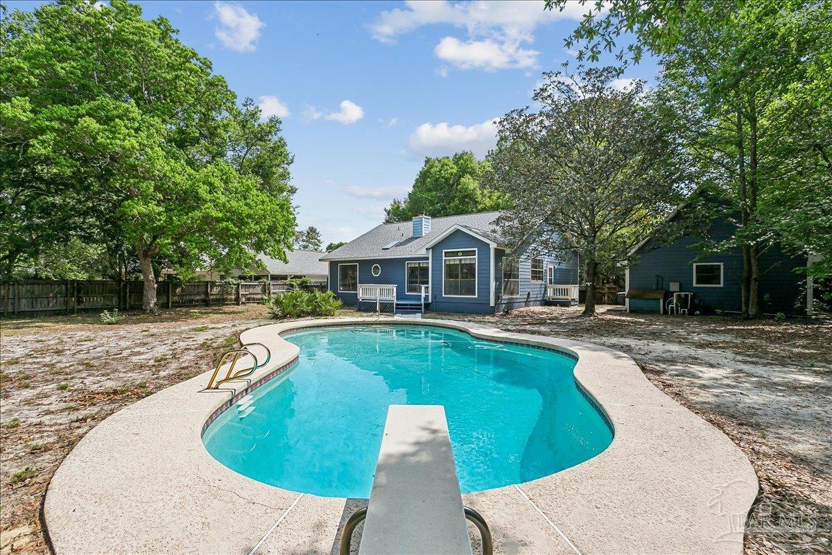 1515 Oak Shore Dr