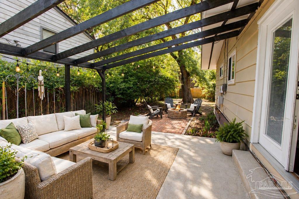 6061 Audubon Dr