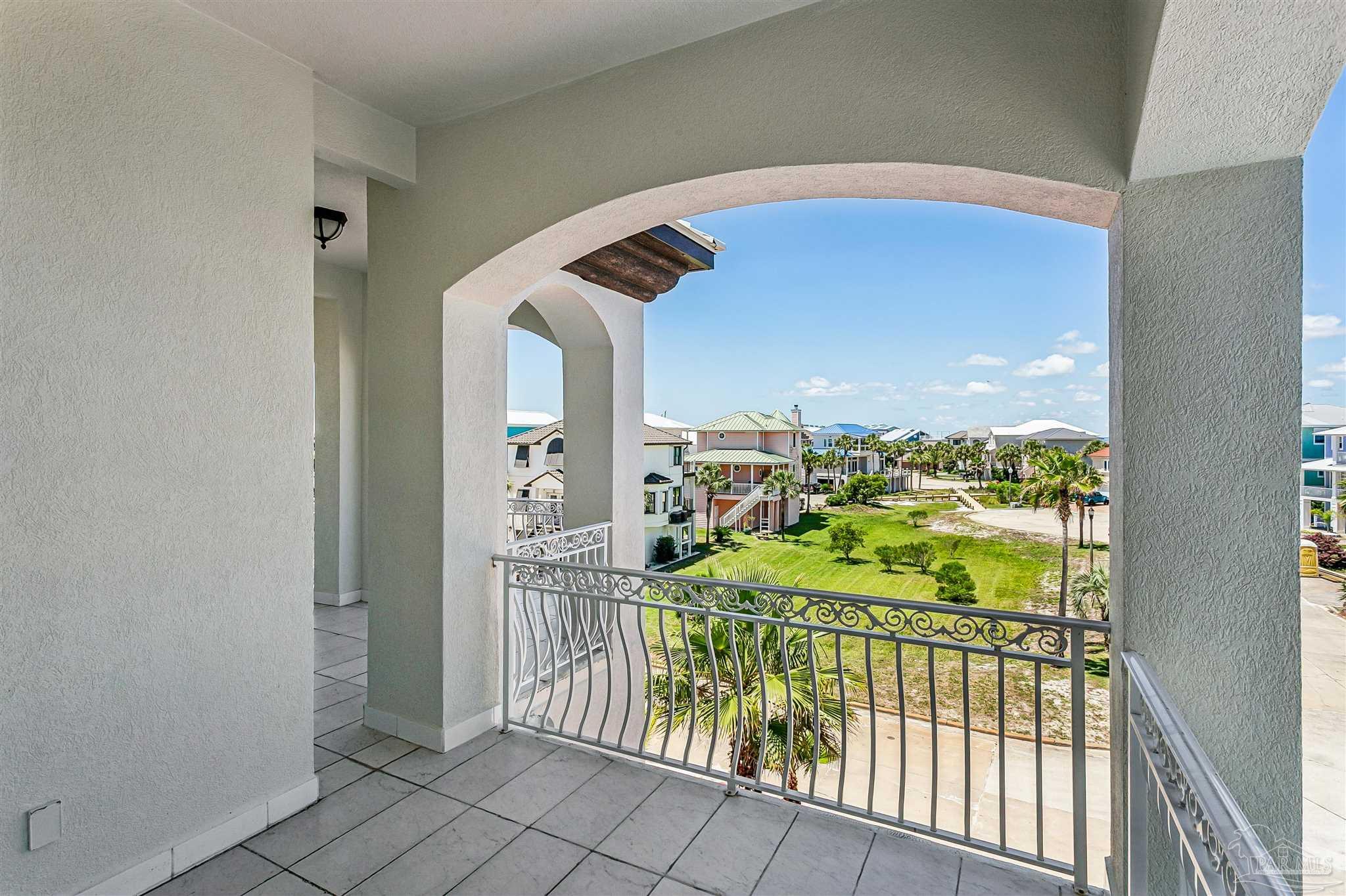21 E Galvez Ct