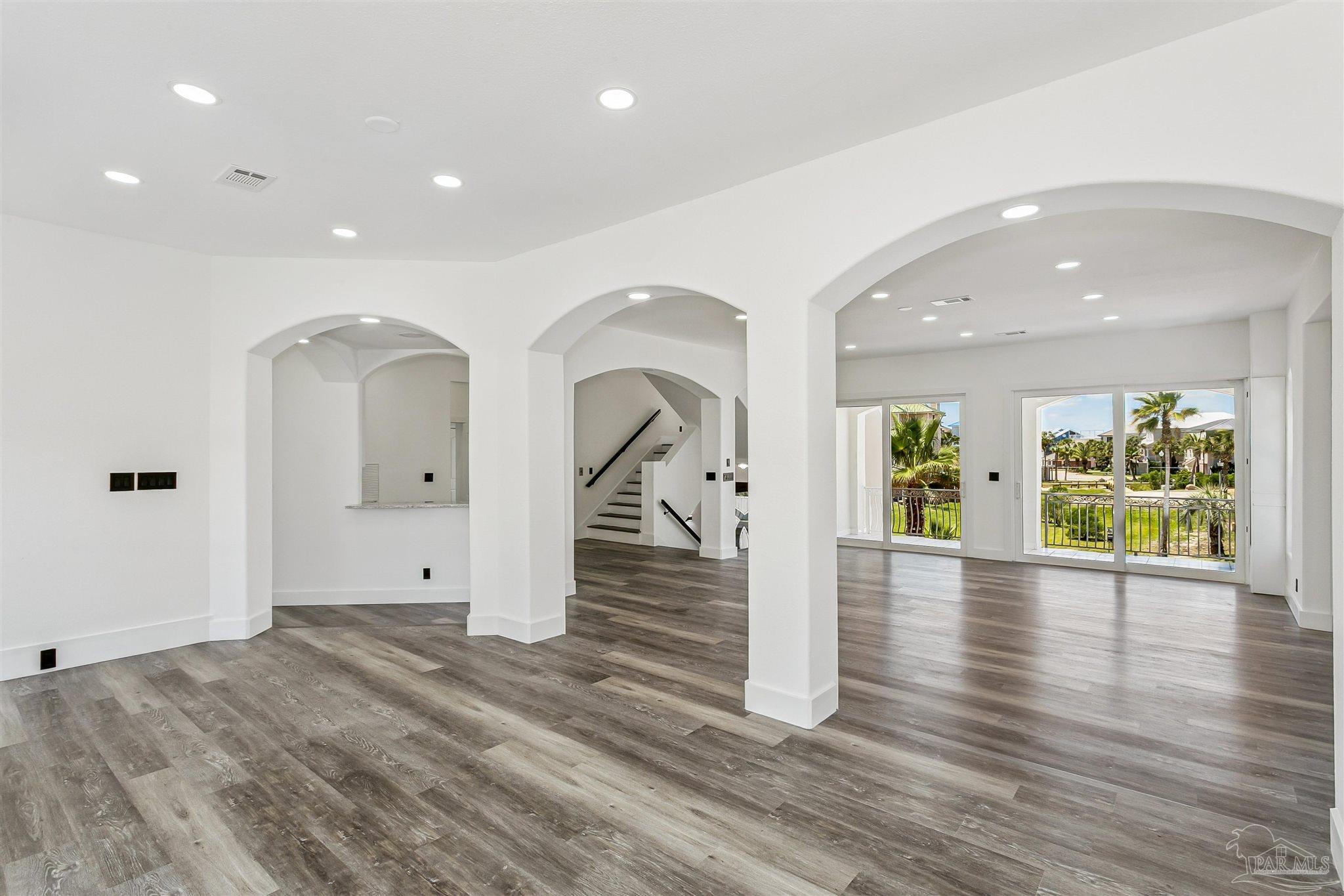 21 E Galvez Ct