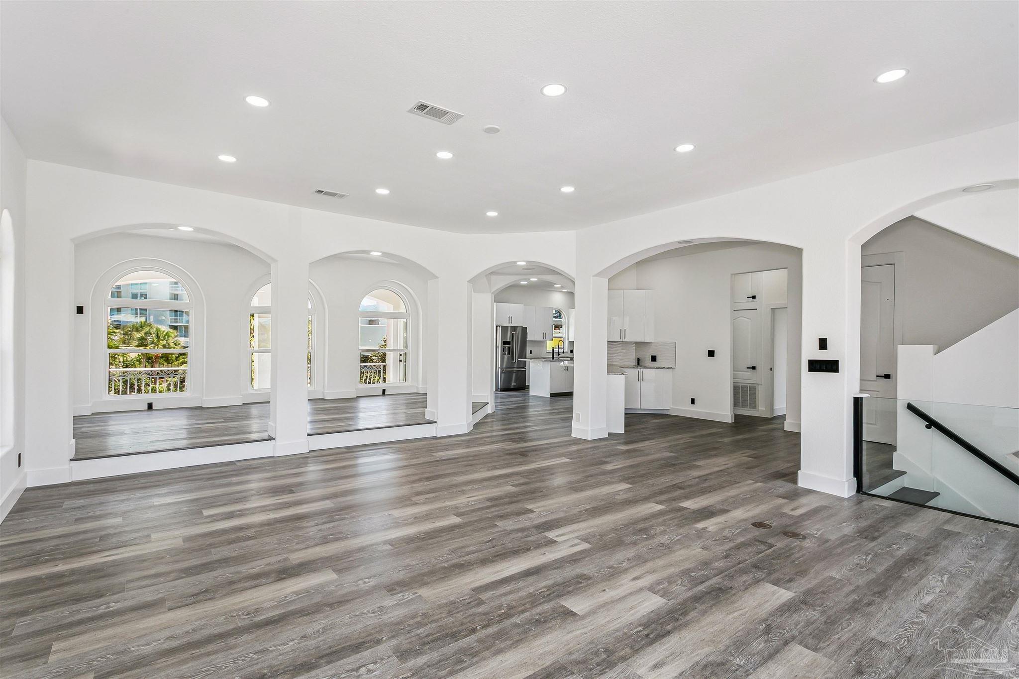 21 E Galvez Ct