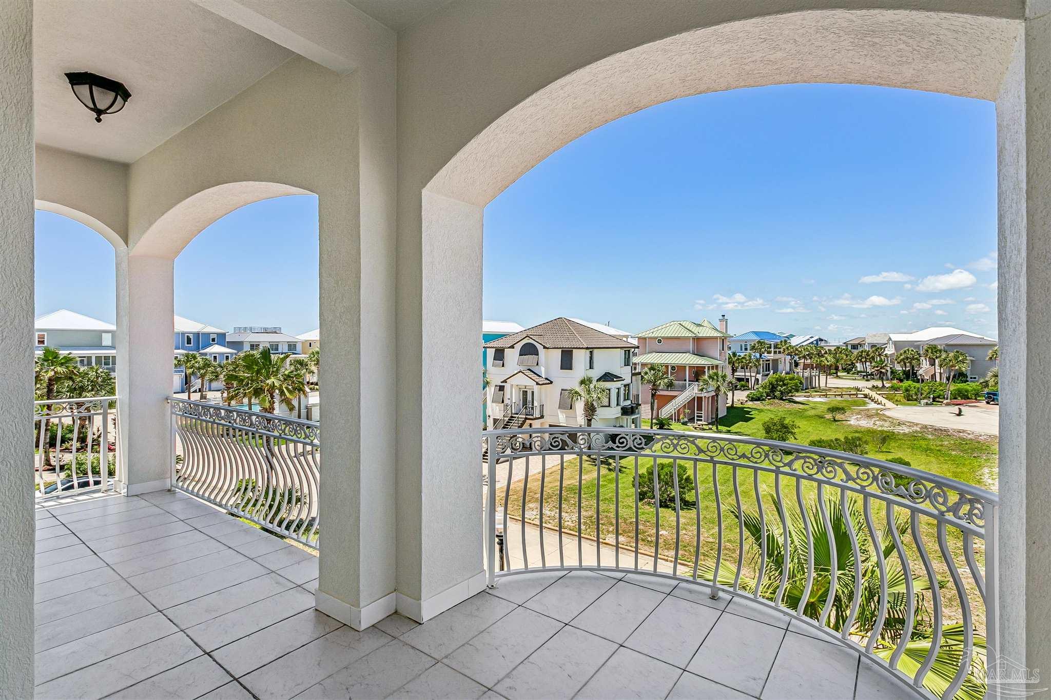 21 E Galvez Ct