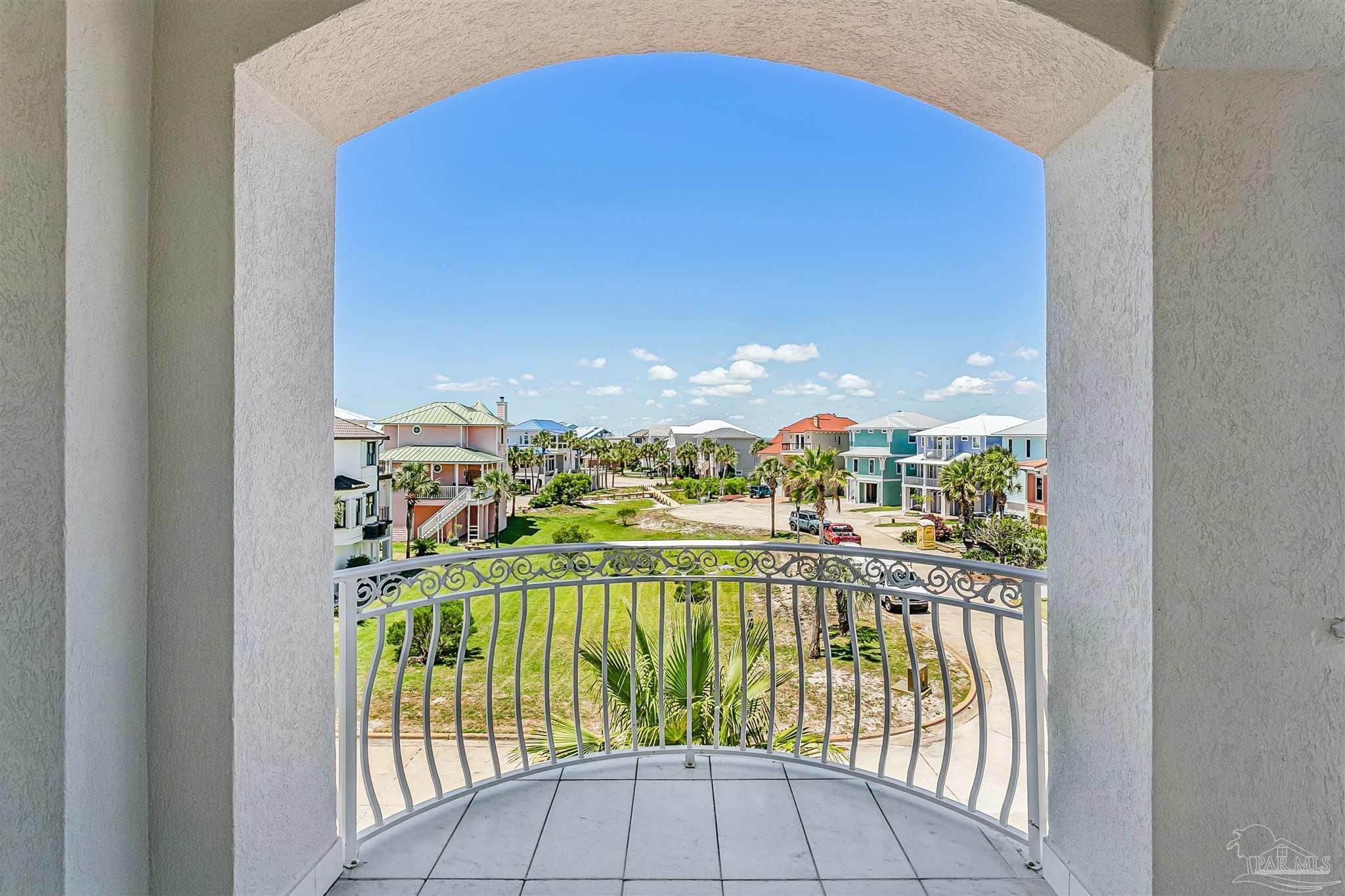 21 E Galvez Ct