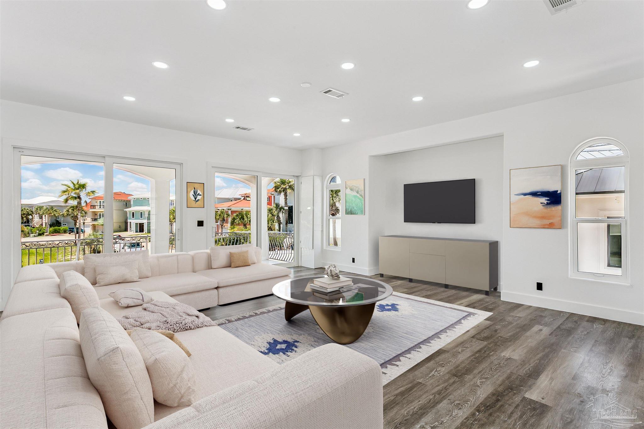 21 E Galvez Ct