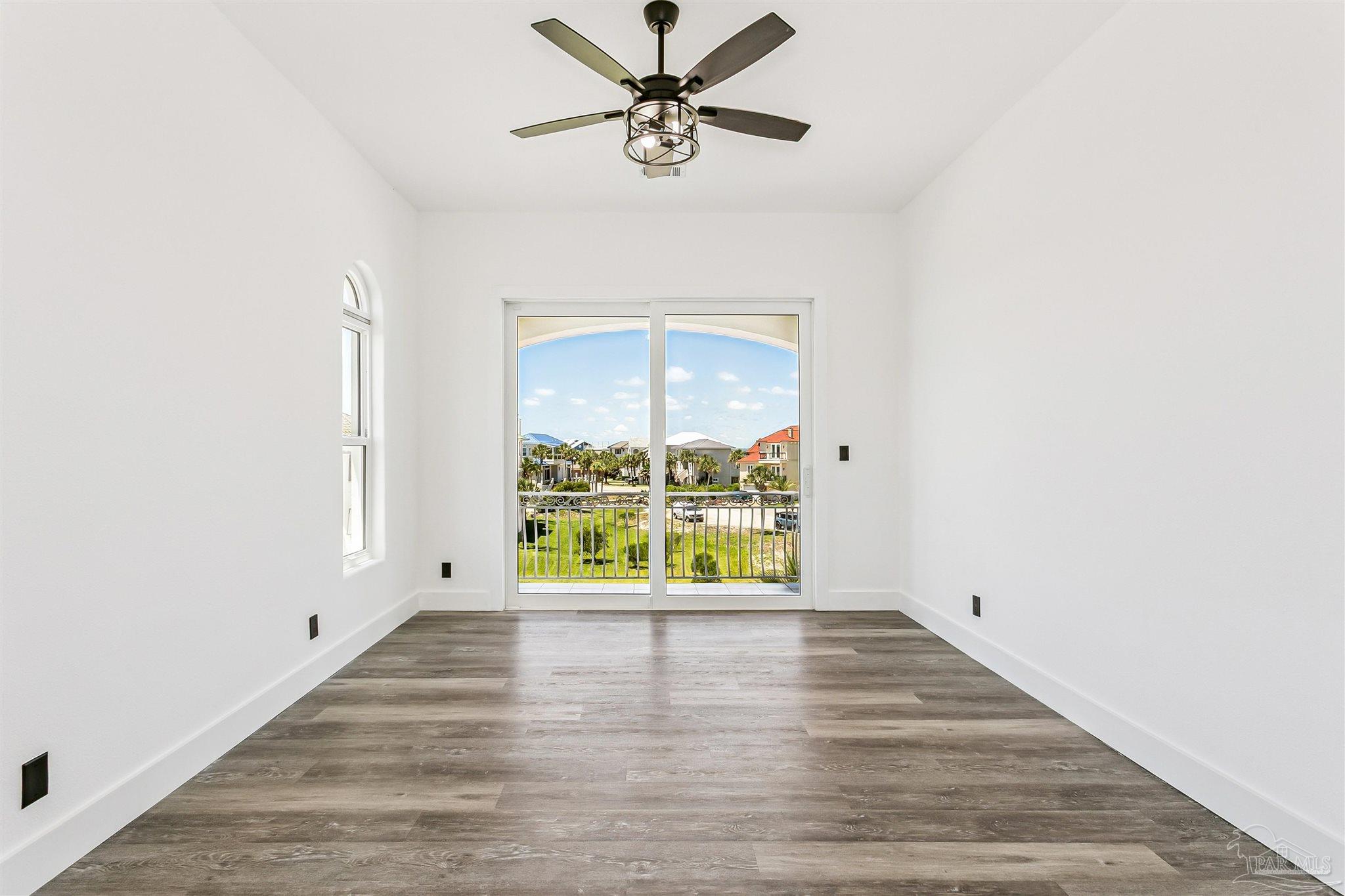 21 E Galvez Ct