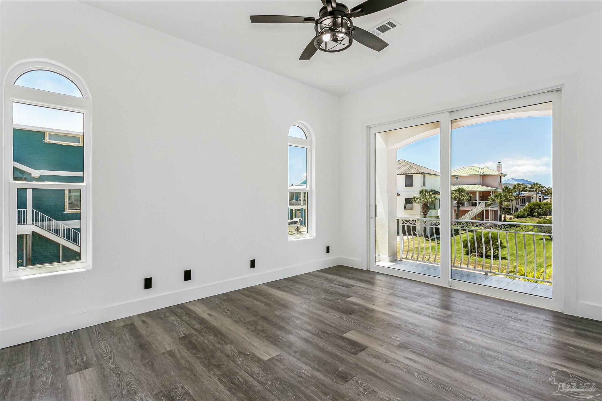 21 E Galvez Ct