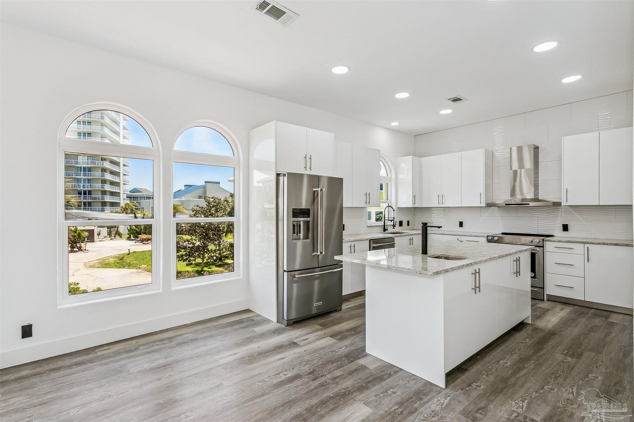 21 E Galvez Ct
