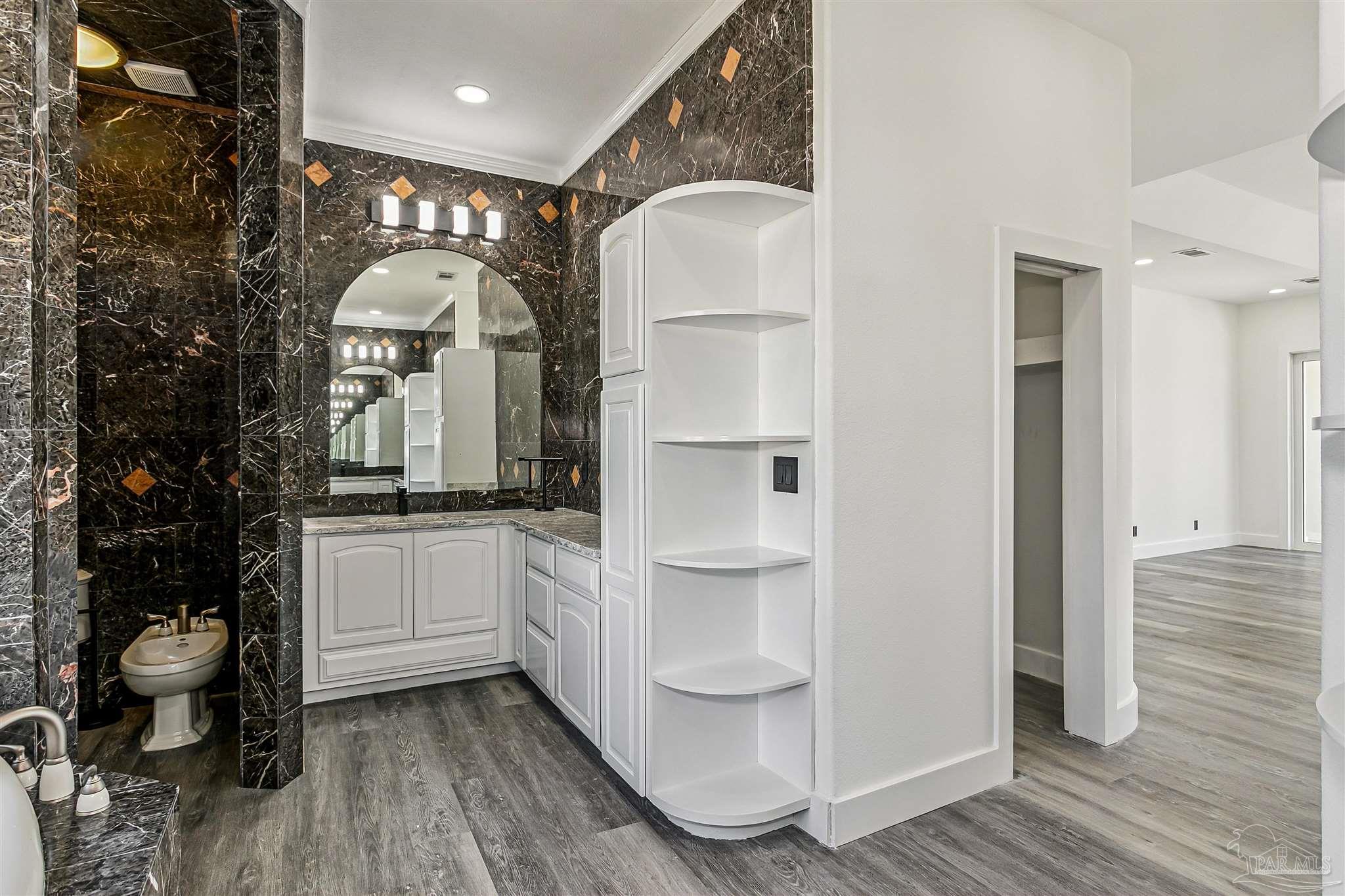 21 E Galvez Ct