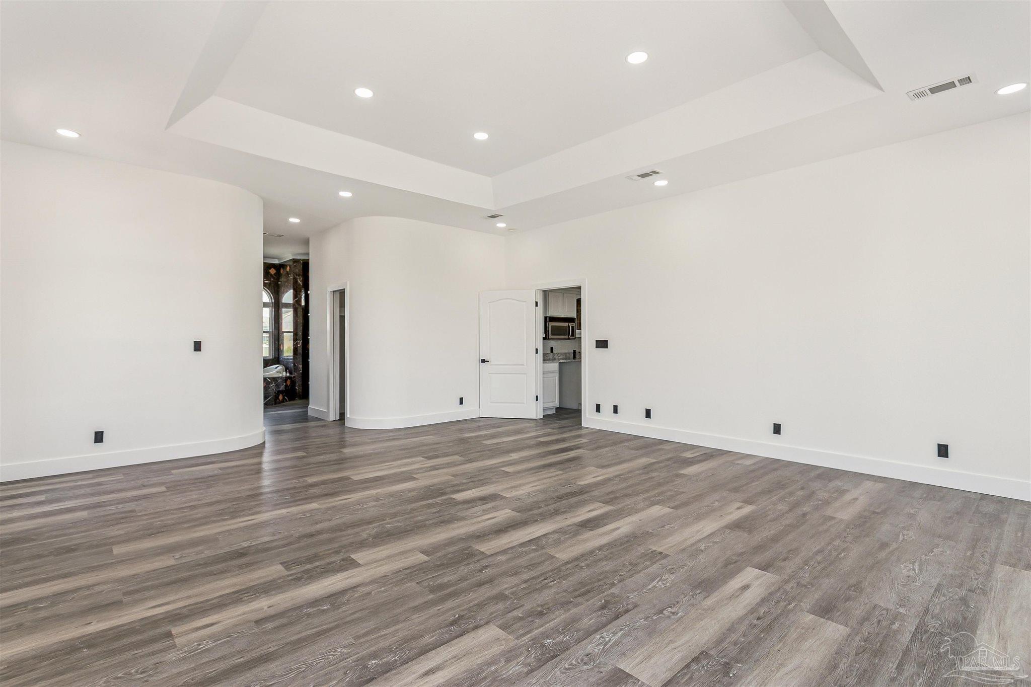 21 E Galvez Ct