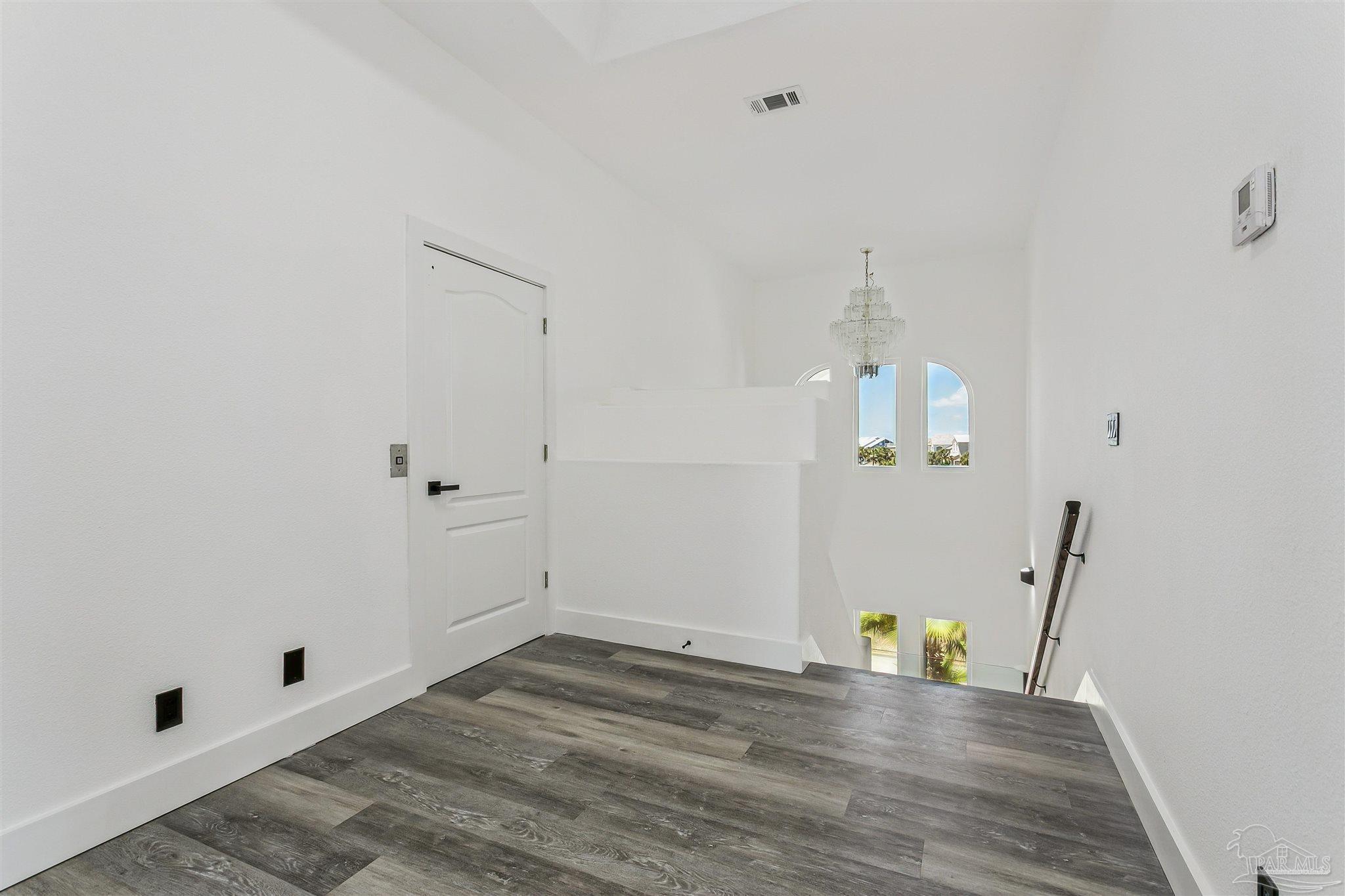 21 E Galvez Ct