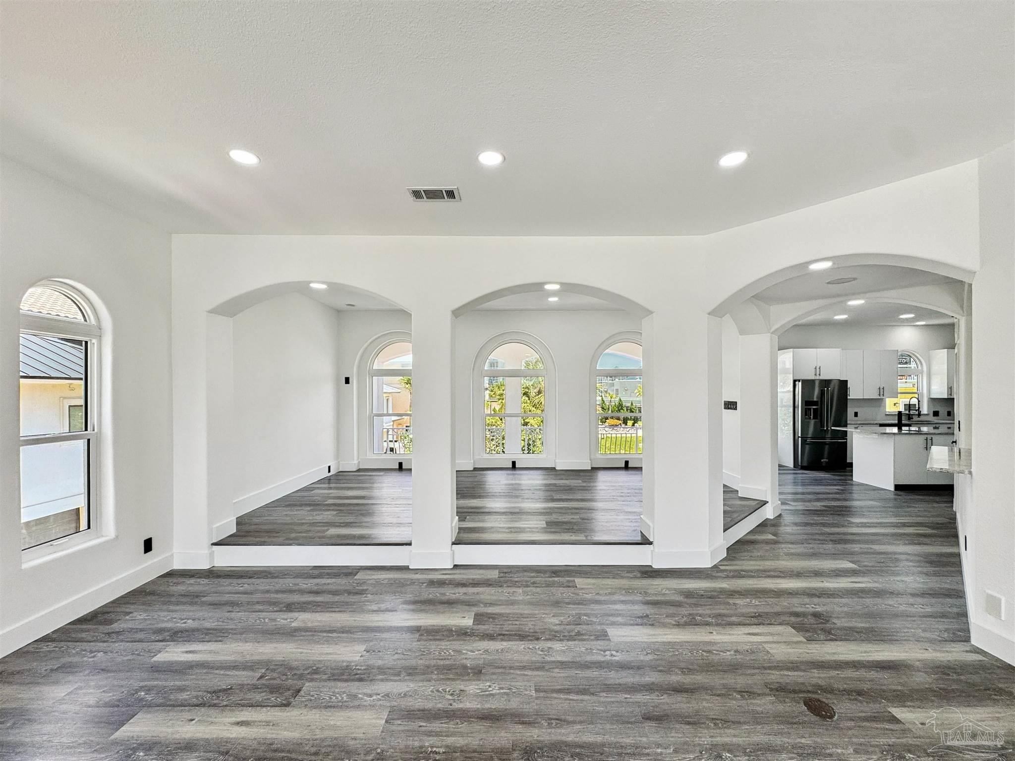21 E Galvez Ct